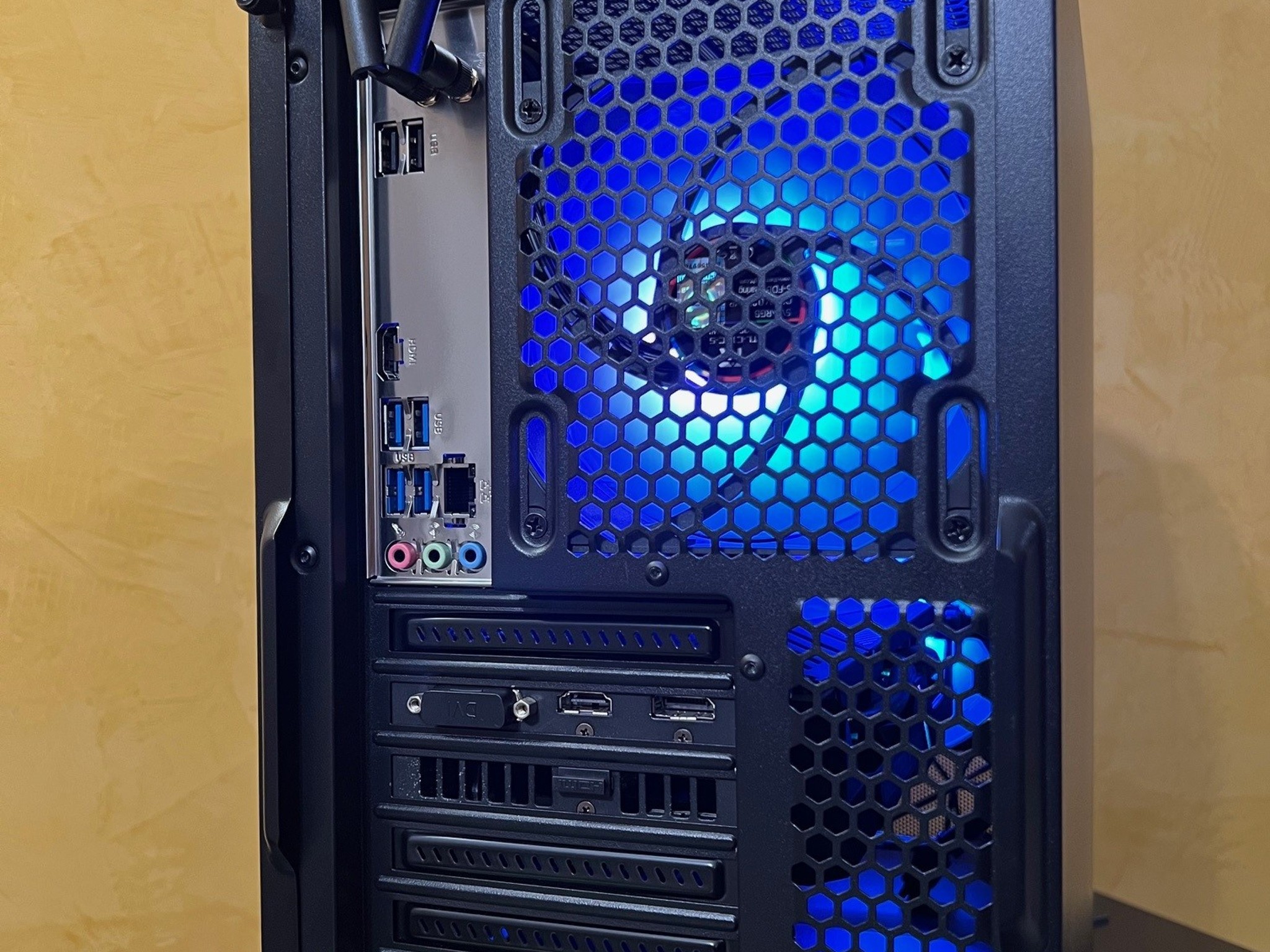 Budget Gaming pc RTX 2060 Ryzen 3600,