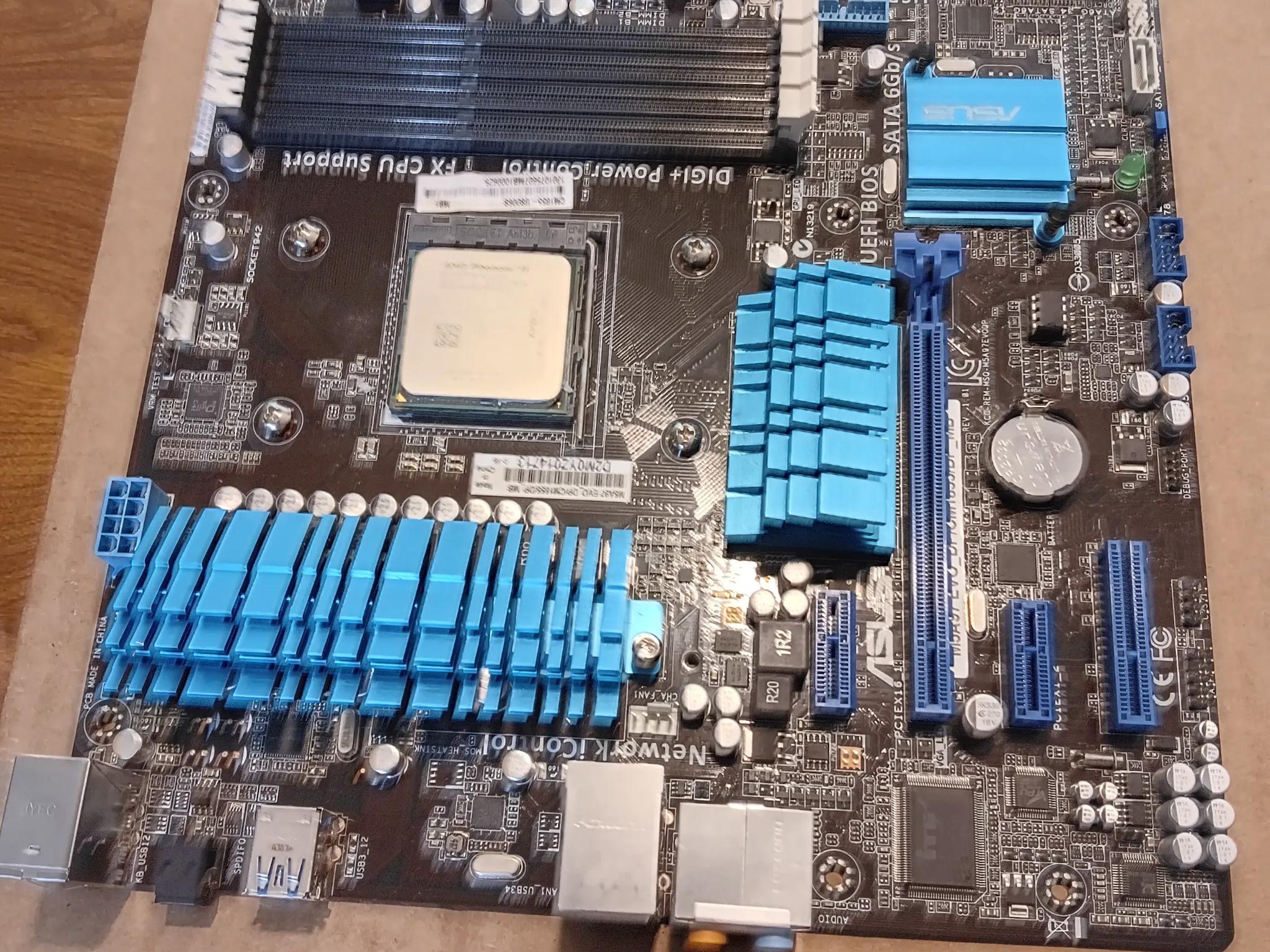 ASUS M5A97 EVO MB Phenom II X4 810 CPU