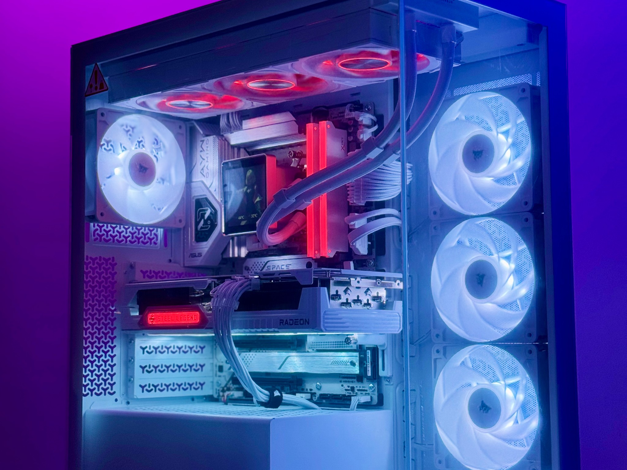 Odyssey - Ryzen 9800X3D | RX 9070 XT | 32GB DDR5 RAM 6000MHz CL30 | 2TB SSD NVMe | Win 11 Pro