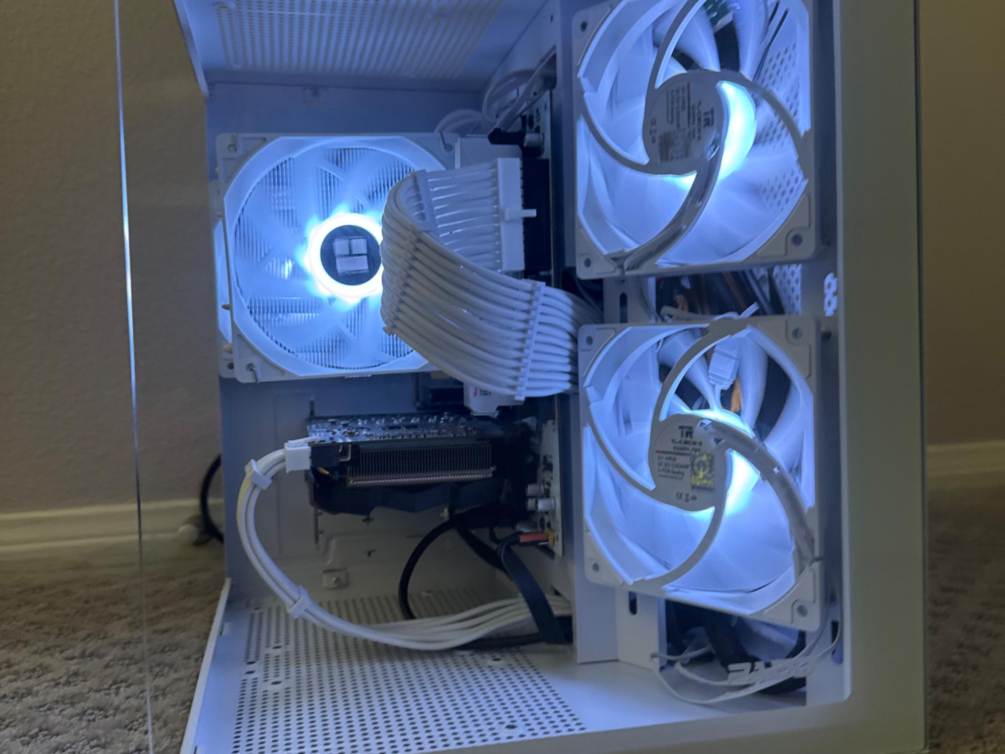 CLEAN ALL WHITE⚪️|GTX 1660 TI|R5 2600|16 GB RAM|1 TB|+WI-FI & Bluetooth|