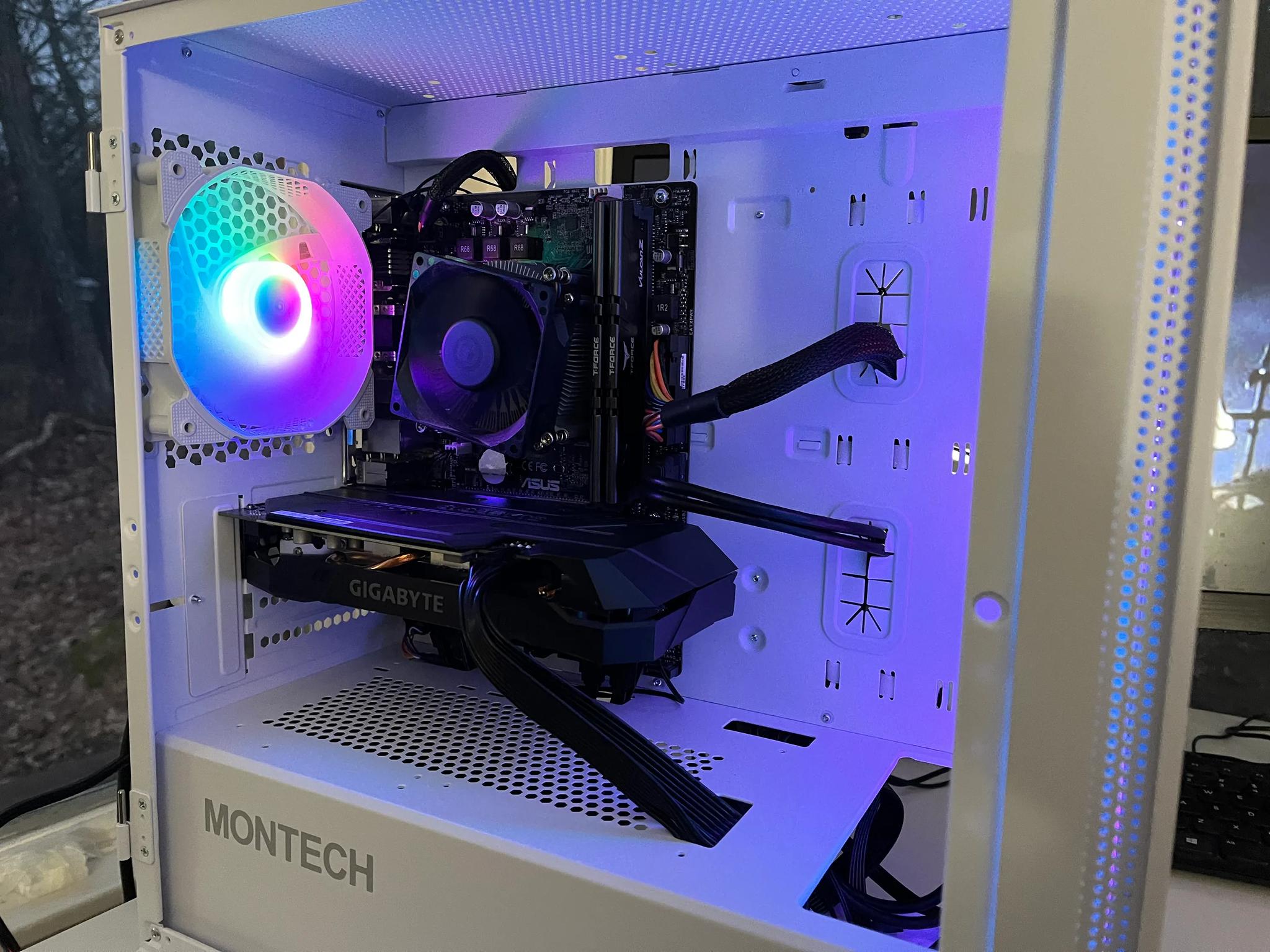 GTX 1660 / Intel I5 | WIFI | 16GB Ram | 1TB HDD + SSD | Windows 10 Activated
