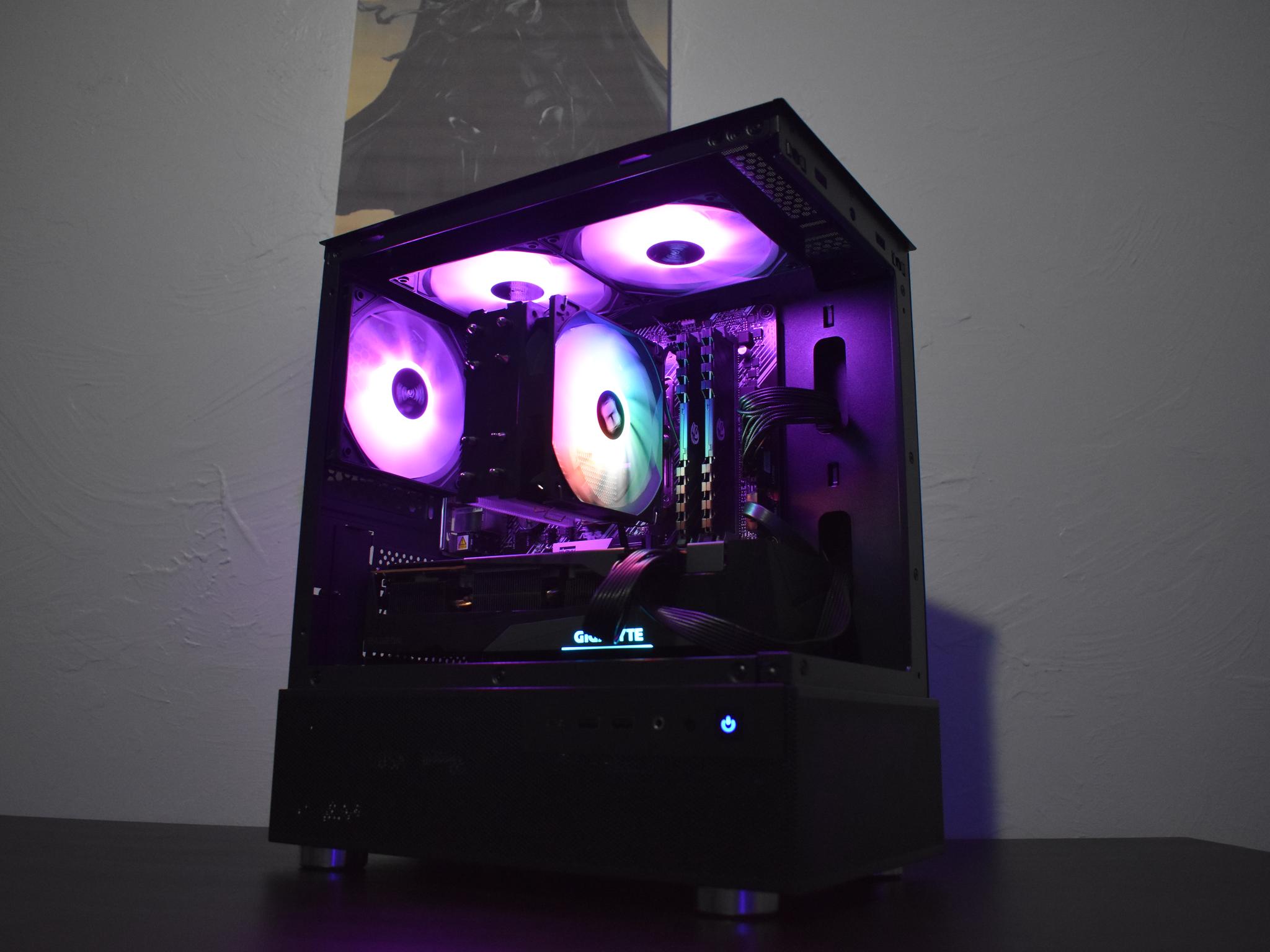 Minimalist Gaming PC: Ryzen 7 | RX 6800 | 32GB RAM | 1TB SSD | 650w PSU | WiFi