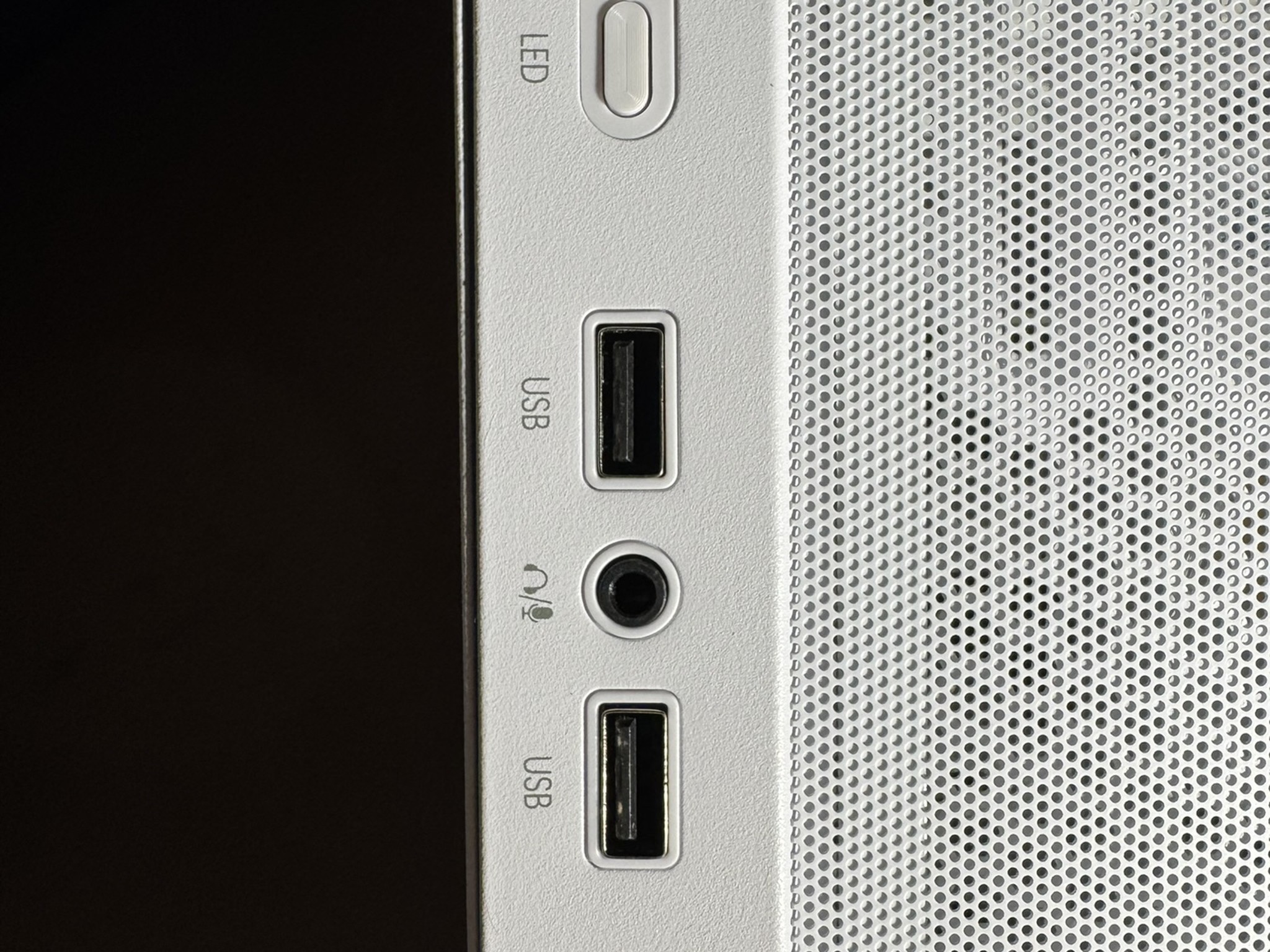 RTX 3080 Founders Edition | Ryzen 7600X | 64GB DDR5 | 2TB | WIFI