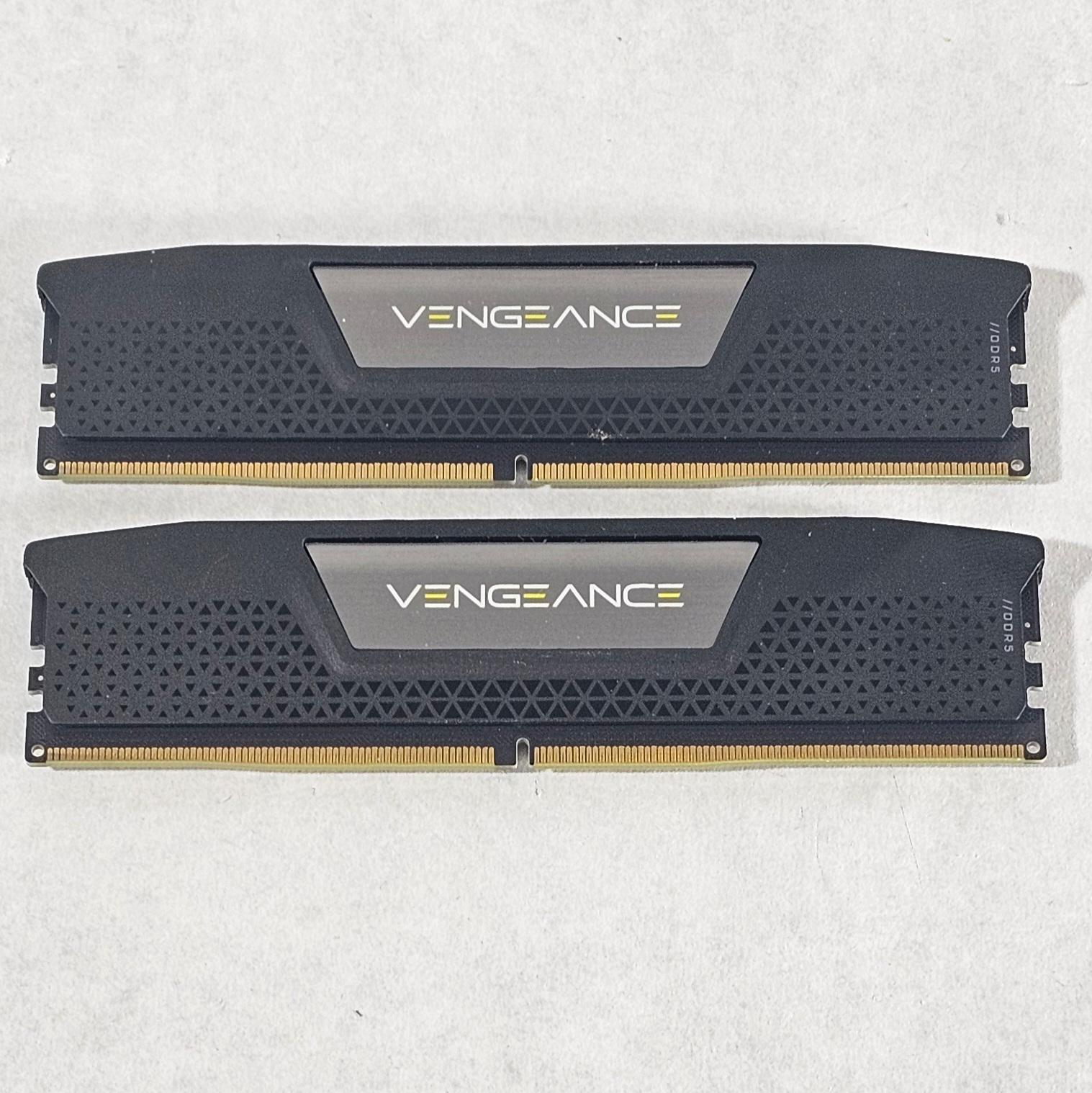 32GB DDR5 (2x16GB) CL36 6000MT/s Corsair Vengeance