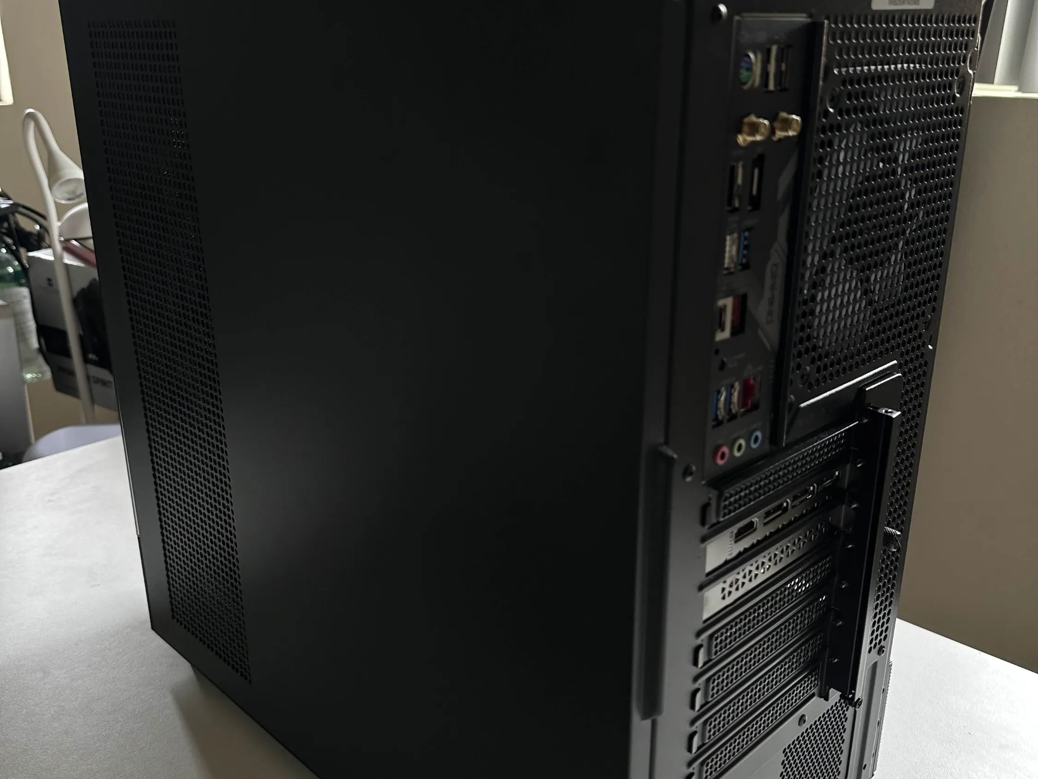 Ryzen 7 7700x | 5060 Ti 16gb | 32GB DDR5 - Gaming PC