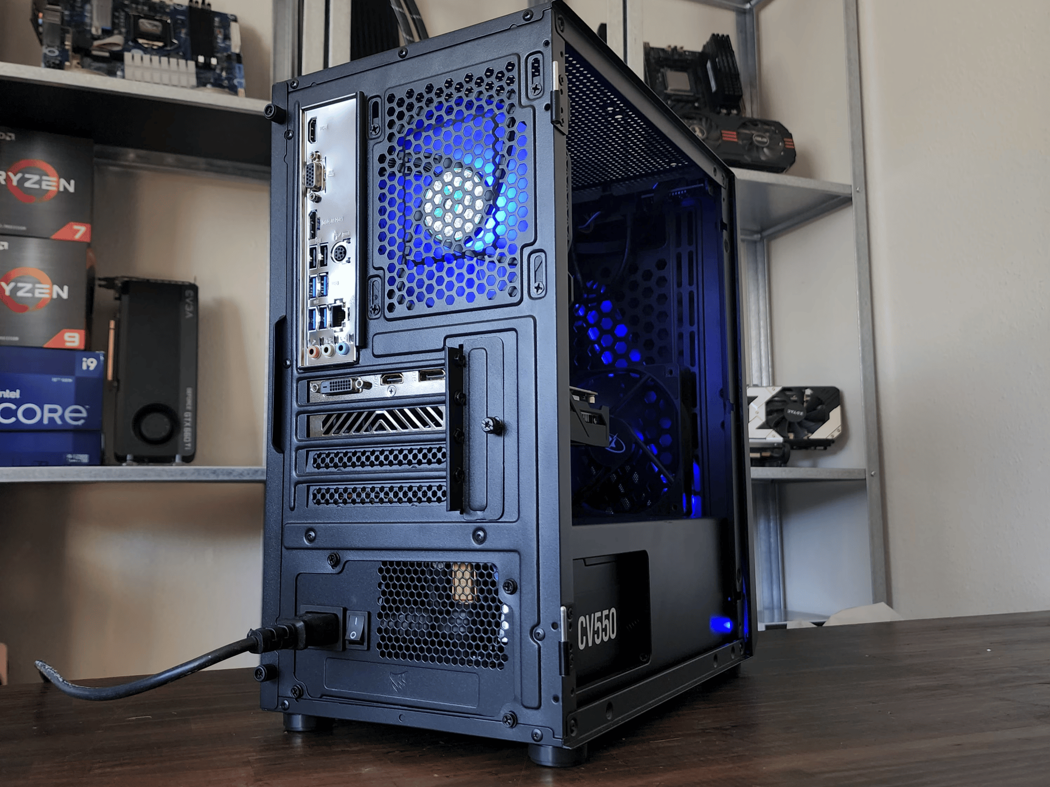 Intel Core i3 10100F // Gigabyte AMD Radeon RX 460 // SP 16GB 3200MHz