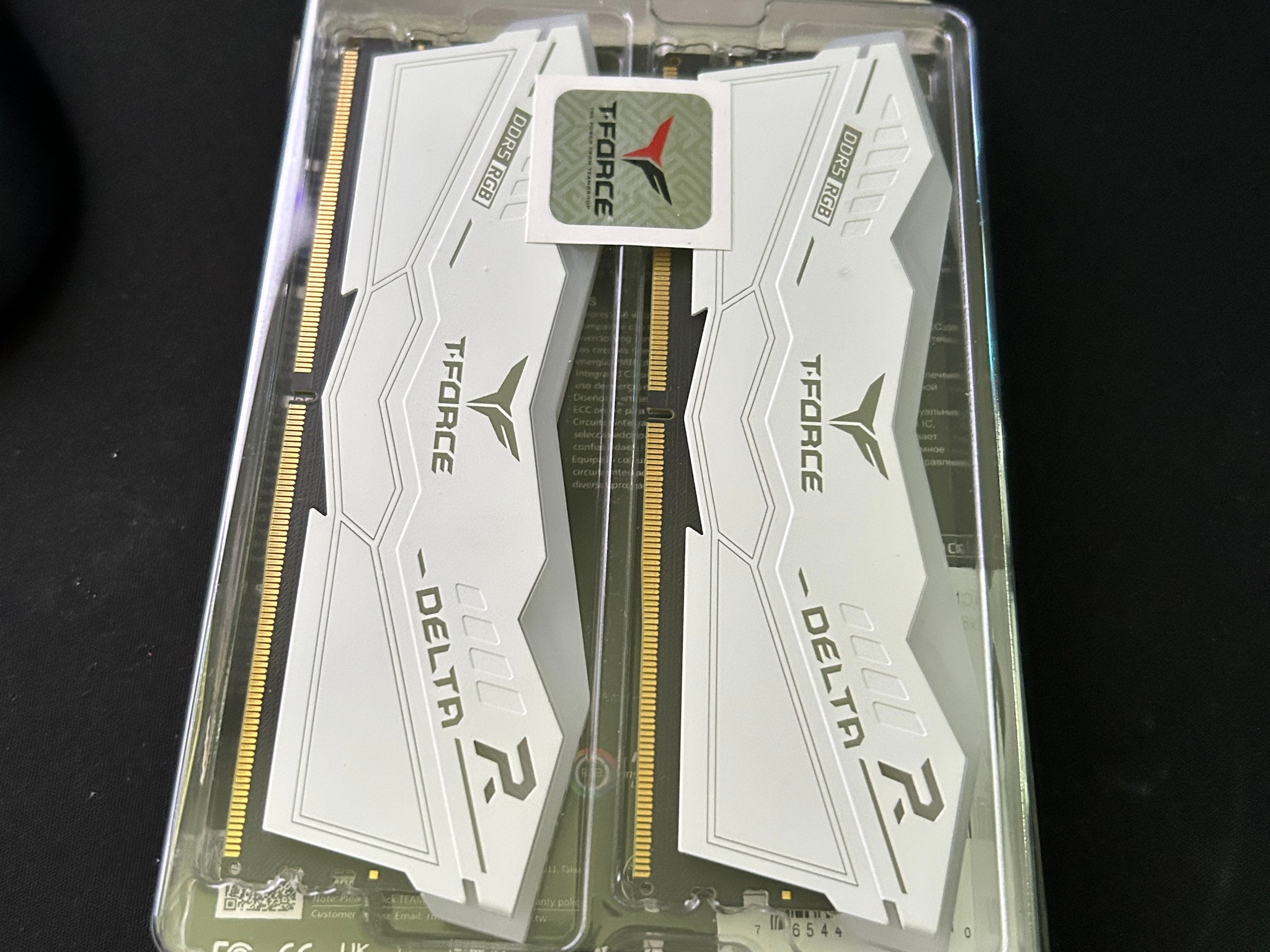 TEAMGROUP T-Force Delta RGB DDR5 32GB DDR5-6000 (2x16GB)