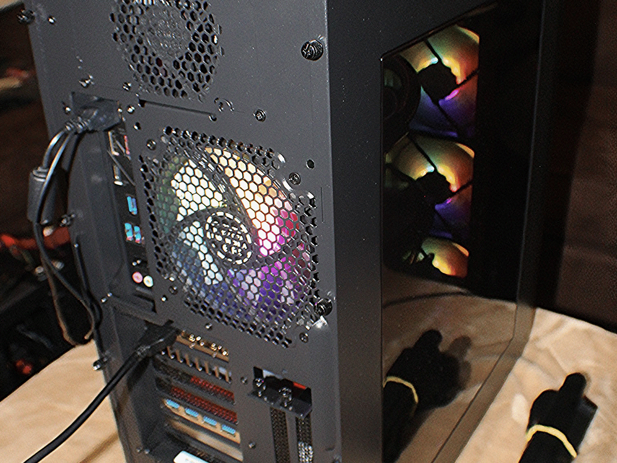 Gigabyte Z890 Eagle / Intel Ultra 7 / RTX 5060ti 16GB