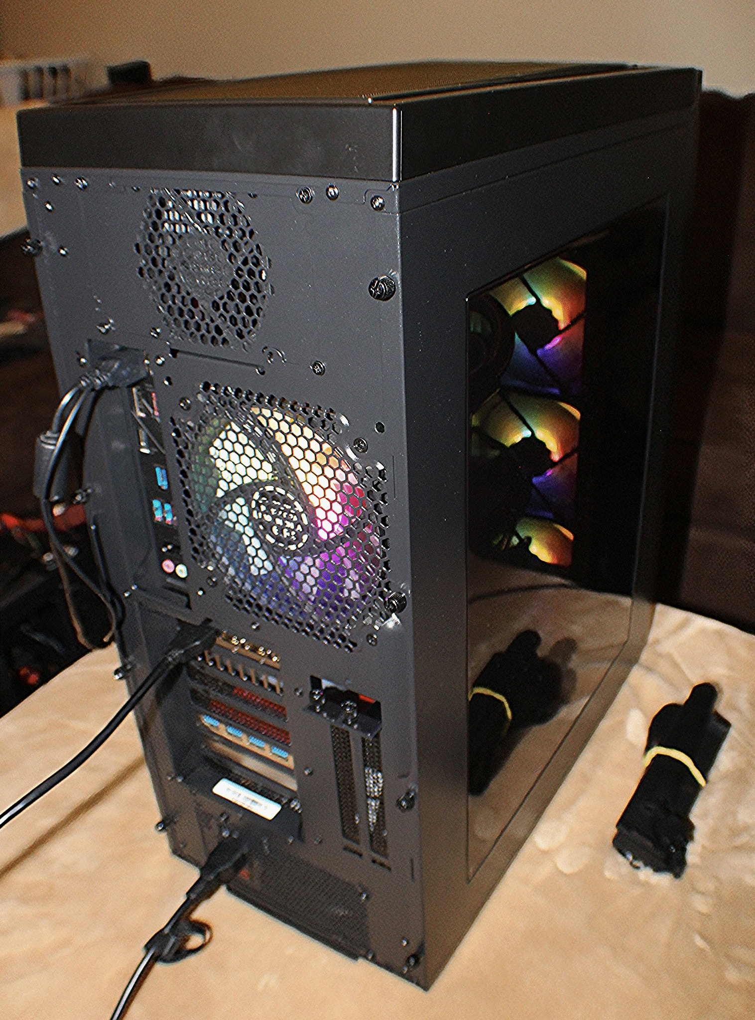 Gigabyte Z890 Eagle / Intel Ultra 7 / RTX 5060ti 16GB
