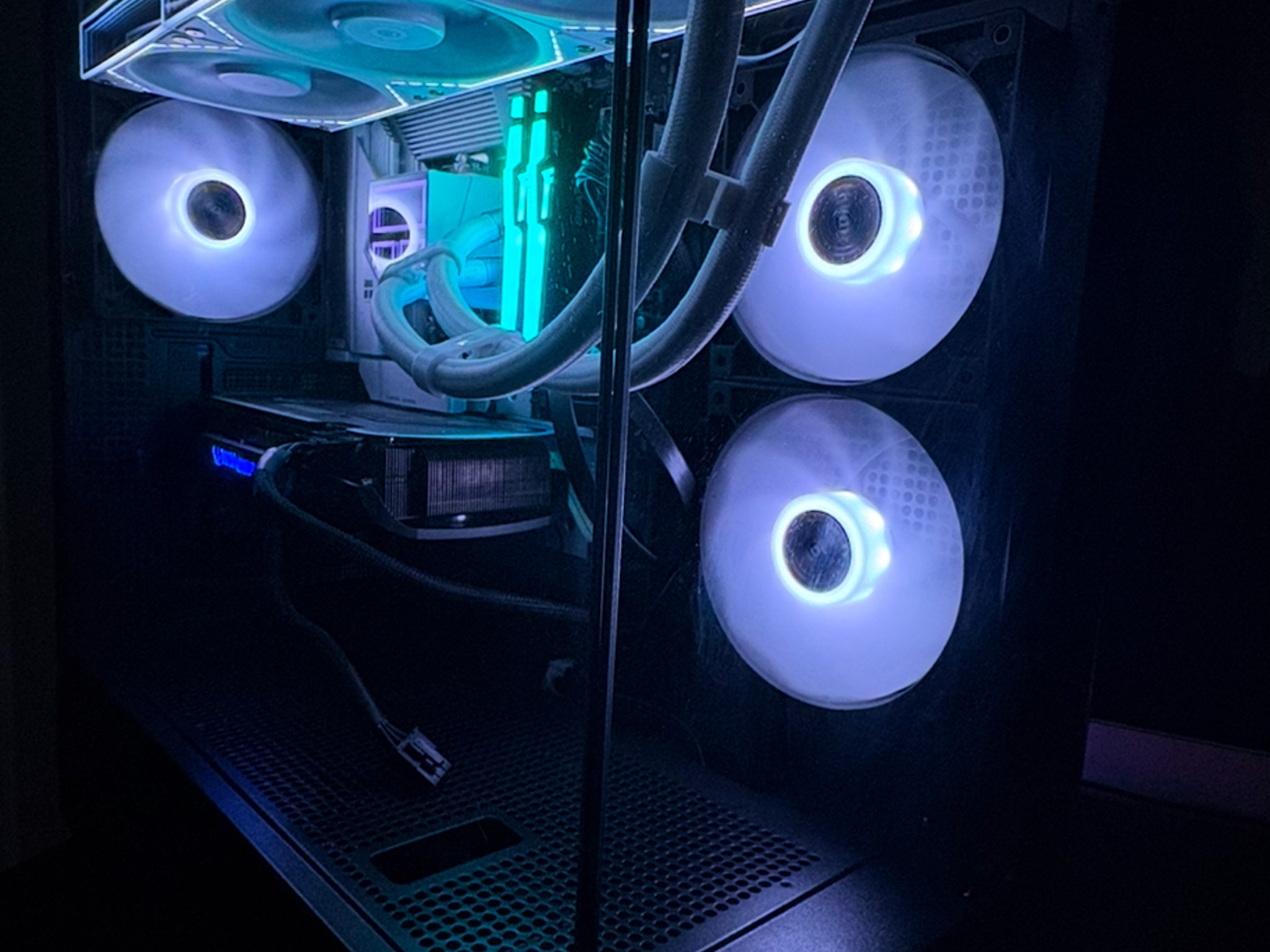 MONTECH XR BEAST(LILLY PC SHOP)