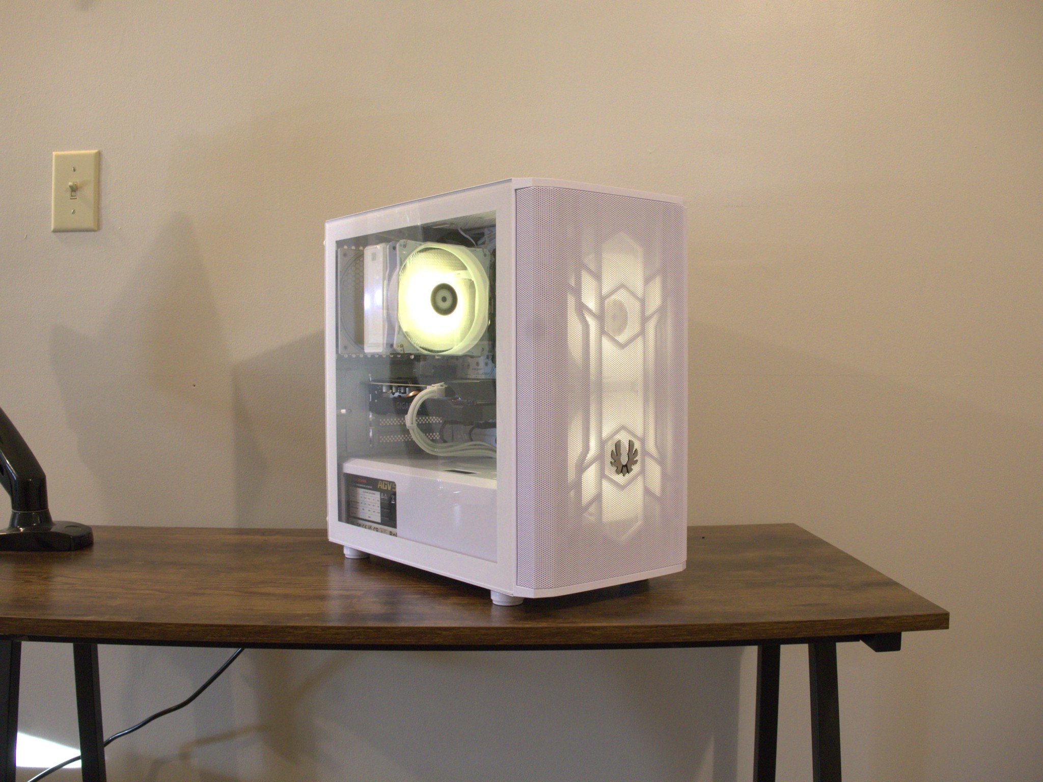 White Gaming PC – RTX 2060 • Ryzen 5 5500 • 16GB RAM • 1TB Samsung SSD