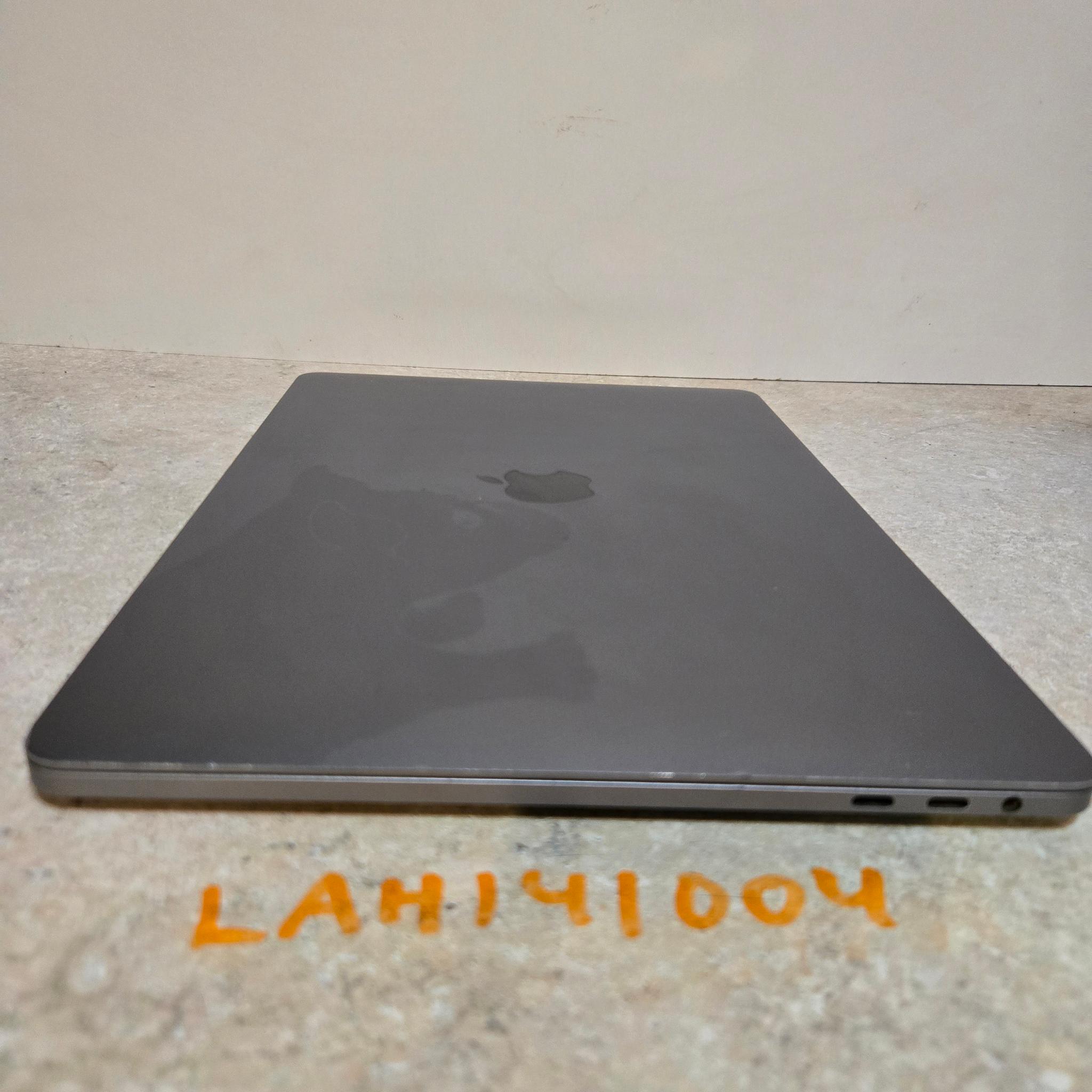 Apple Macbook Pro 13 inch Laptop - 2018 - 256GB SSD - intel i5 - Model A1989