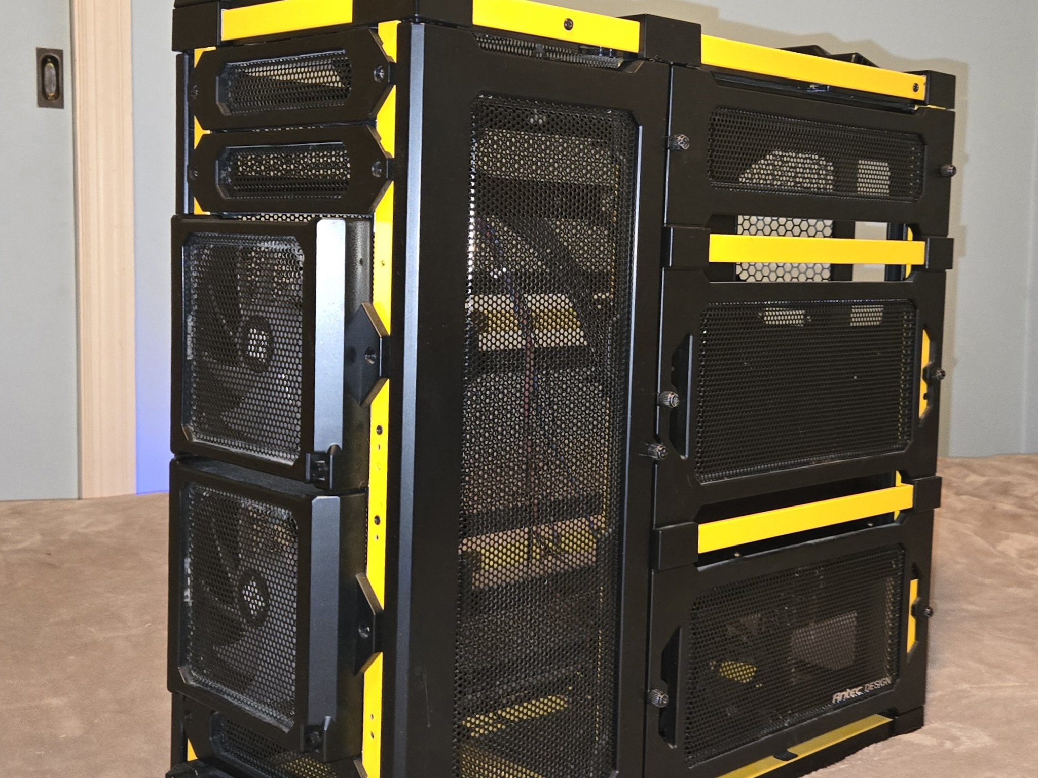 Antec LanBoy Air Yellow w Extras