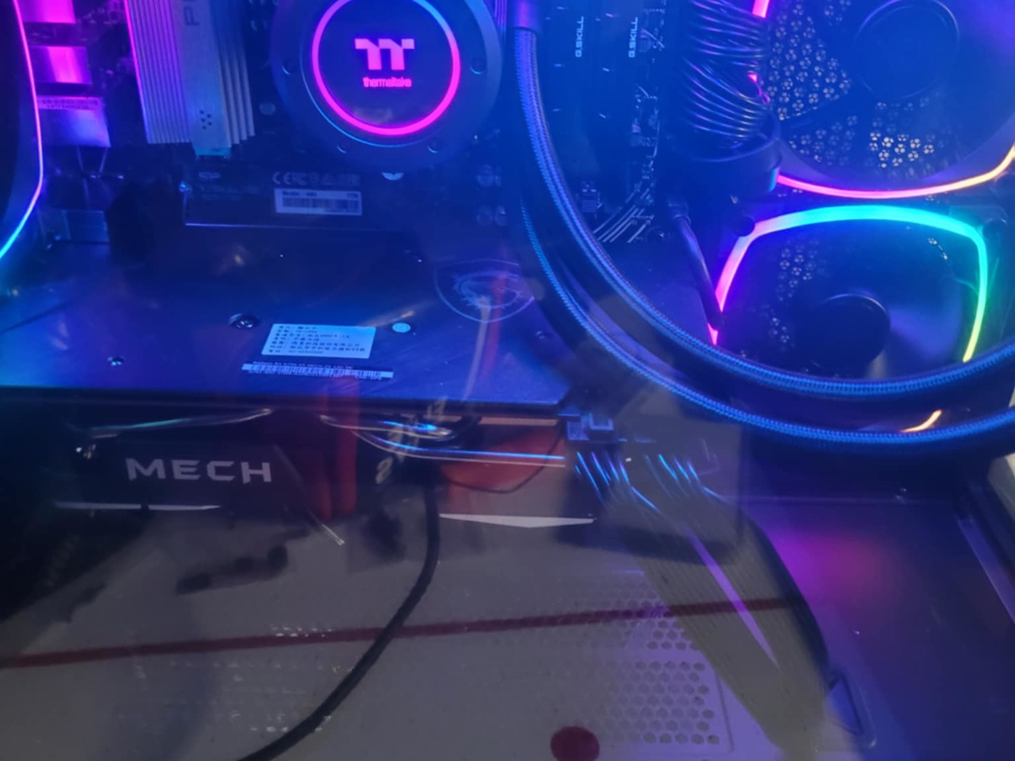 Custon BUild Gaming PC. AMD Ryzen 5 7600x, 32gb of ddr5, and 2-1tb nvmes