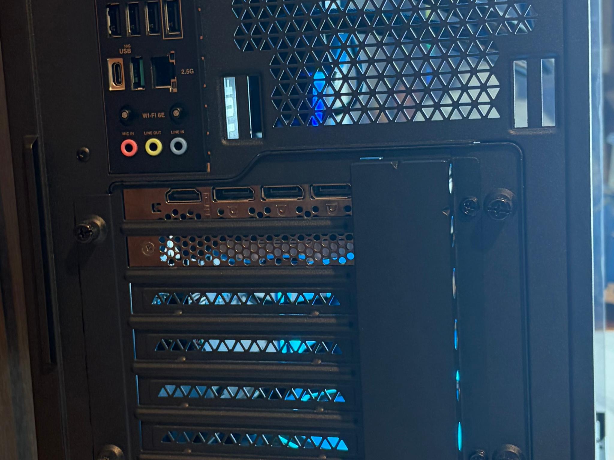 RTX 4070 | RYZEN 5 9600X | 16GB DDR5 | 2TB NVME | 650W | 360MM AIO | Windows 11 pro