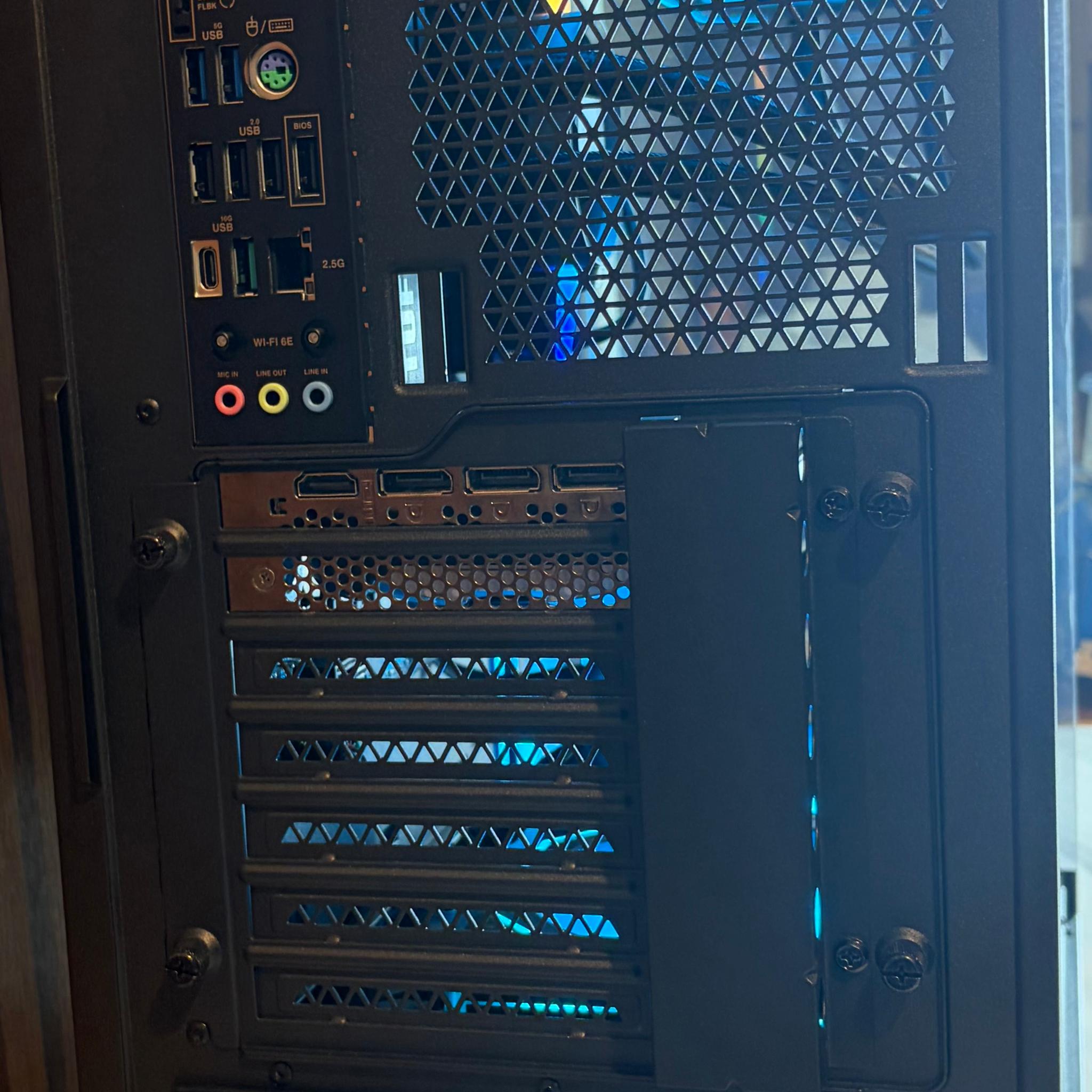 RTX 4070 | RYZEN 5 9600X | 16GB DDR5 | 2TB NVME | 650W | 360MM AIO | Windows 11 pro