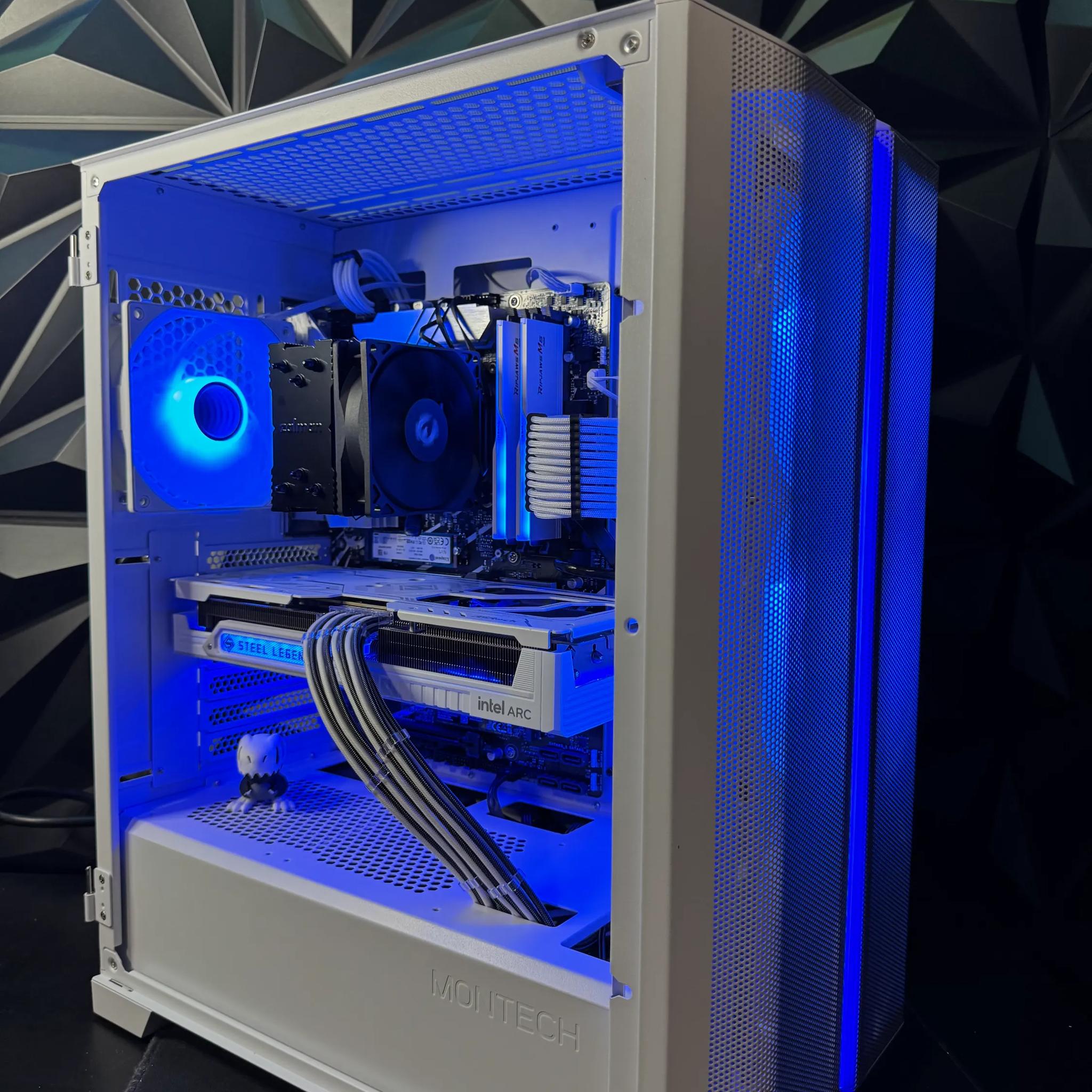 ⬜🔥🦖White Dino ⬜🔥🦖I5 14400F| ARC B580| 1.5 TB NVMe| 32 GB DDR5 6400MHz