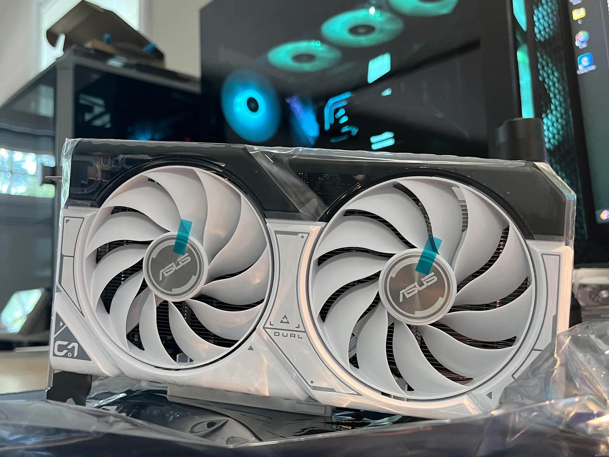 RTX 4060 ti 8 GB Asus Dual White Edition