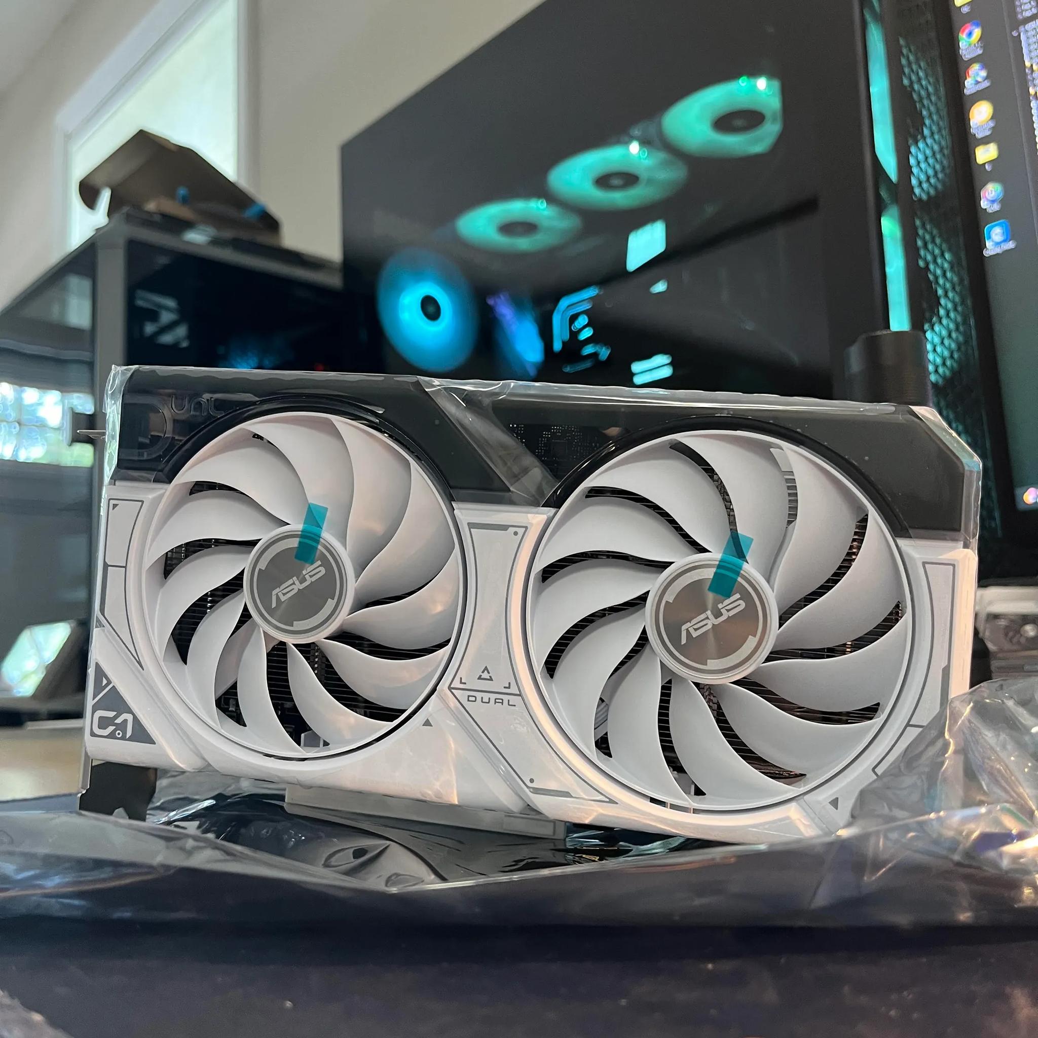 RTX 4060 ti 8 GB Asus Dual White Edition