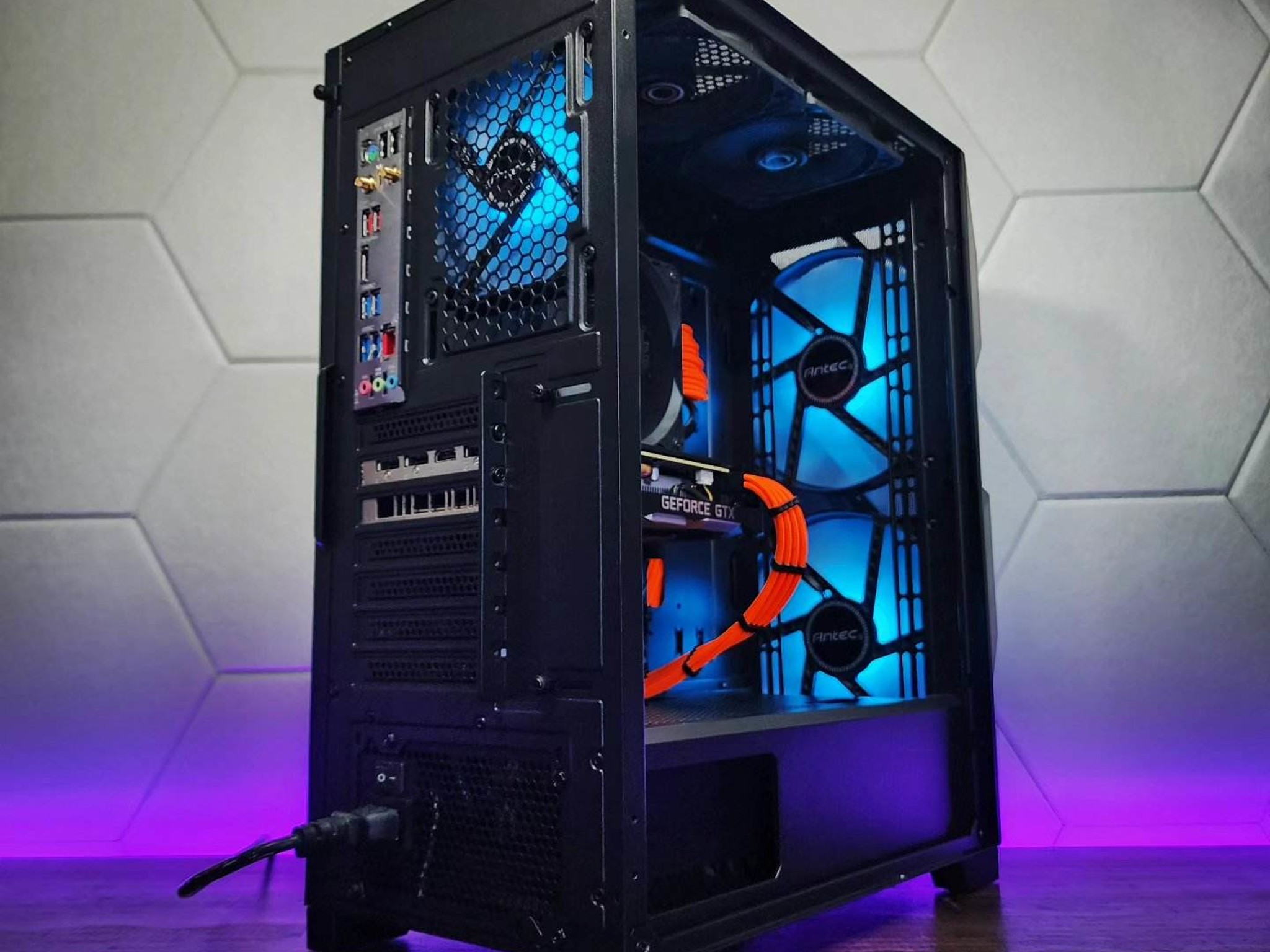 💙🧡💙 MSI GTX 1660 Ti // Intel Core i5 10500 // OLOy 16GB 3200MHz // Crucial P3 500GB NVMe Gen3