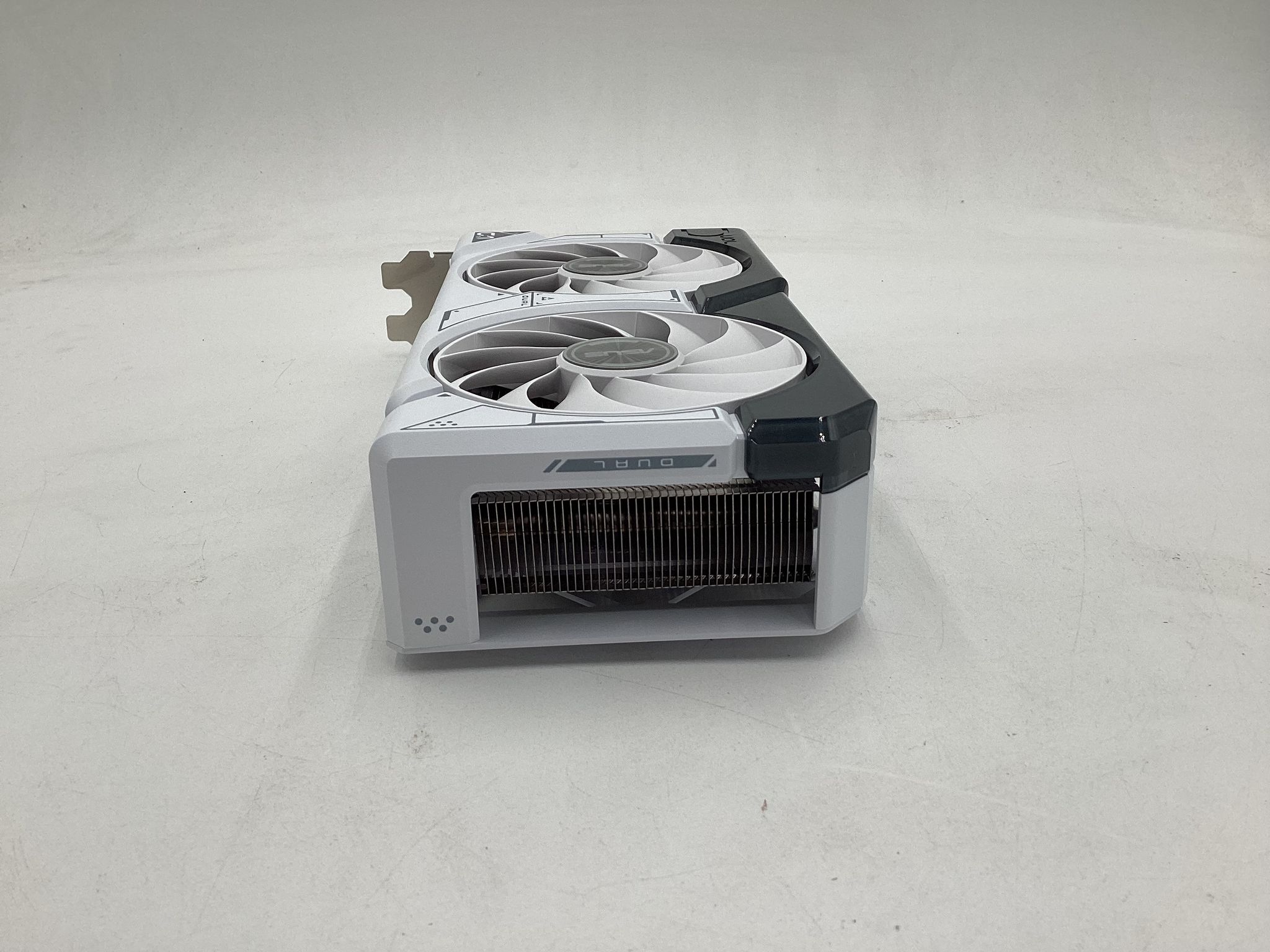 Roll over image to zoom in ASUS Dual GeForce RTX™ 4060 OC White Edition 8GB GDDR6