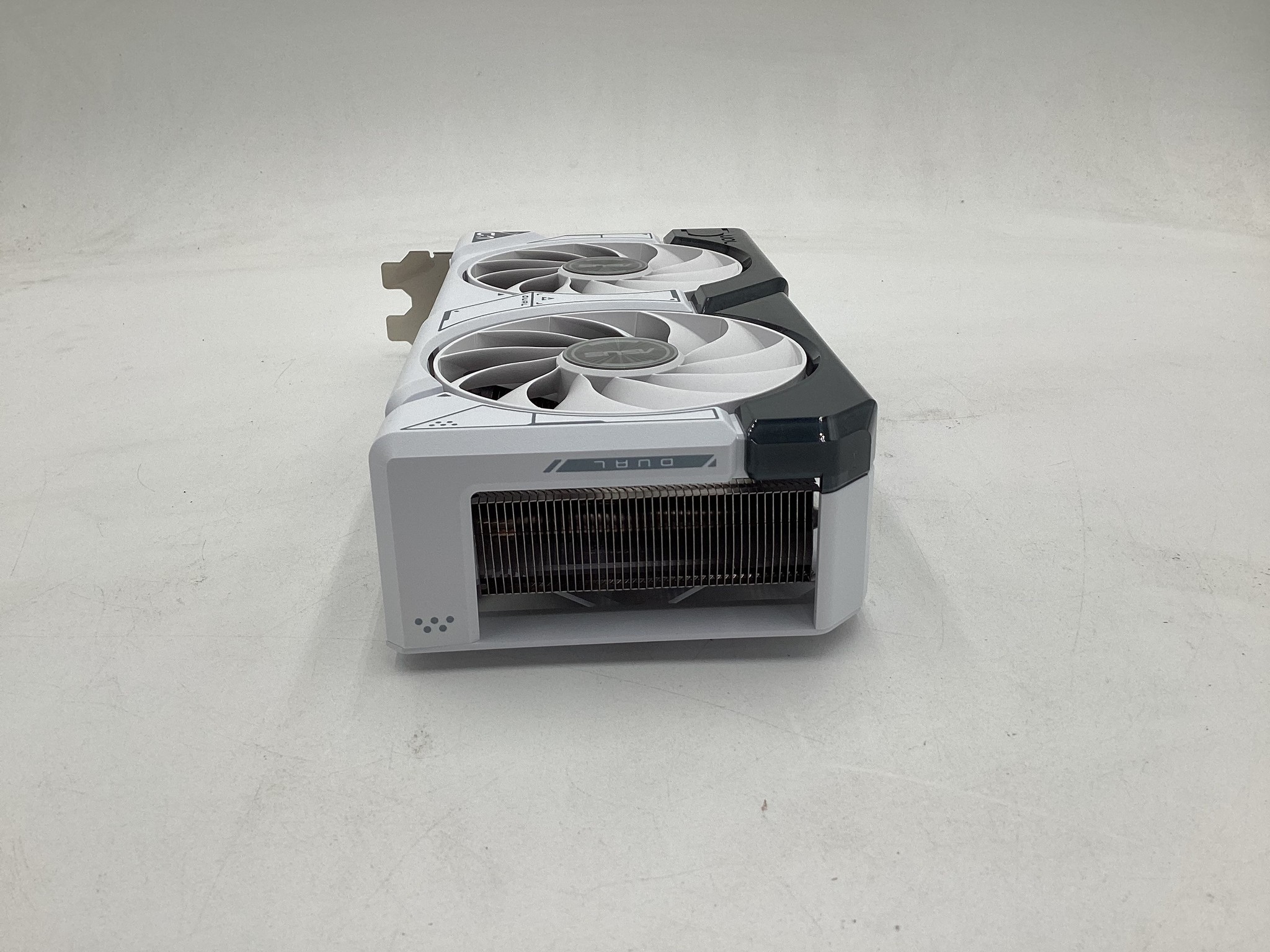 Roll over image to zoom in ASUS Dual GeForce RTX™ 4060 OC White Edition 8GB GDDR6