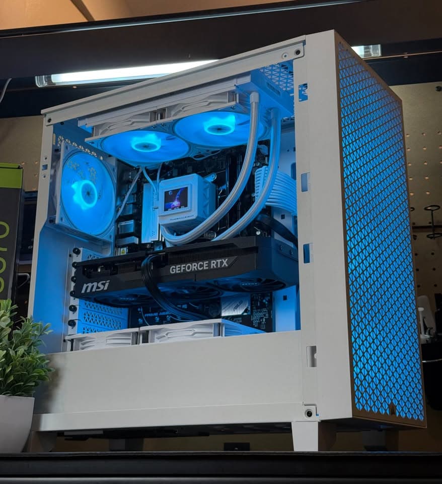 Ultra Gaming PC | RTX 5070 | Ryzen 9 7900x | 32GB DDR5 RAM | 1TB | Windows 11
