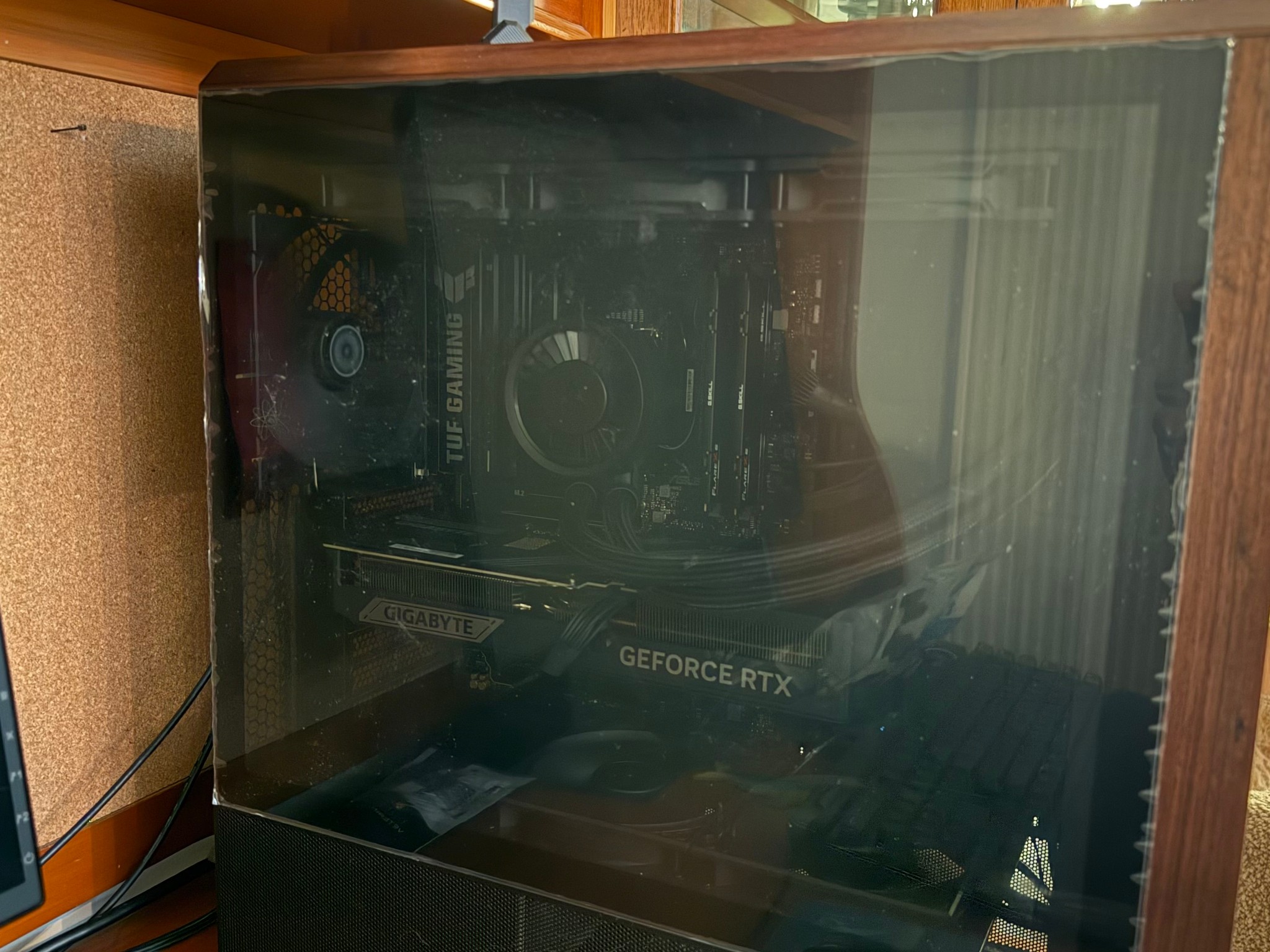 RTX 5070 Ti | Ryzen 7800X3D | 32GB DDR5 | 2TB Samsung 9100 Pro | Blackout Build