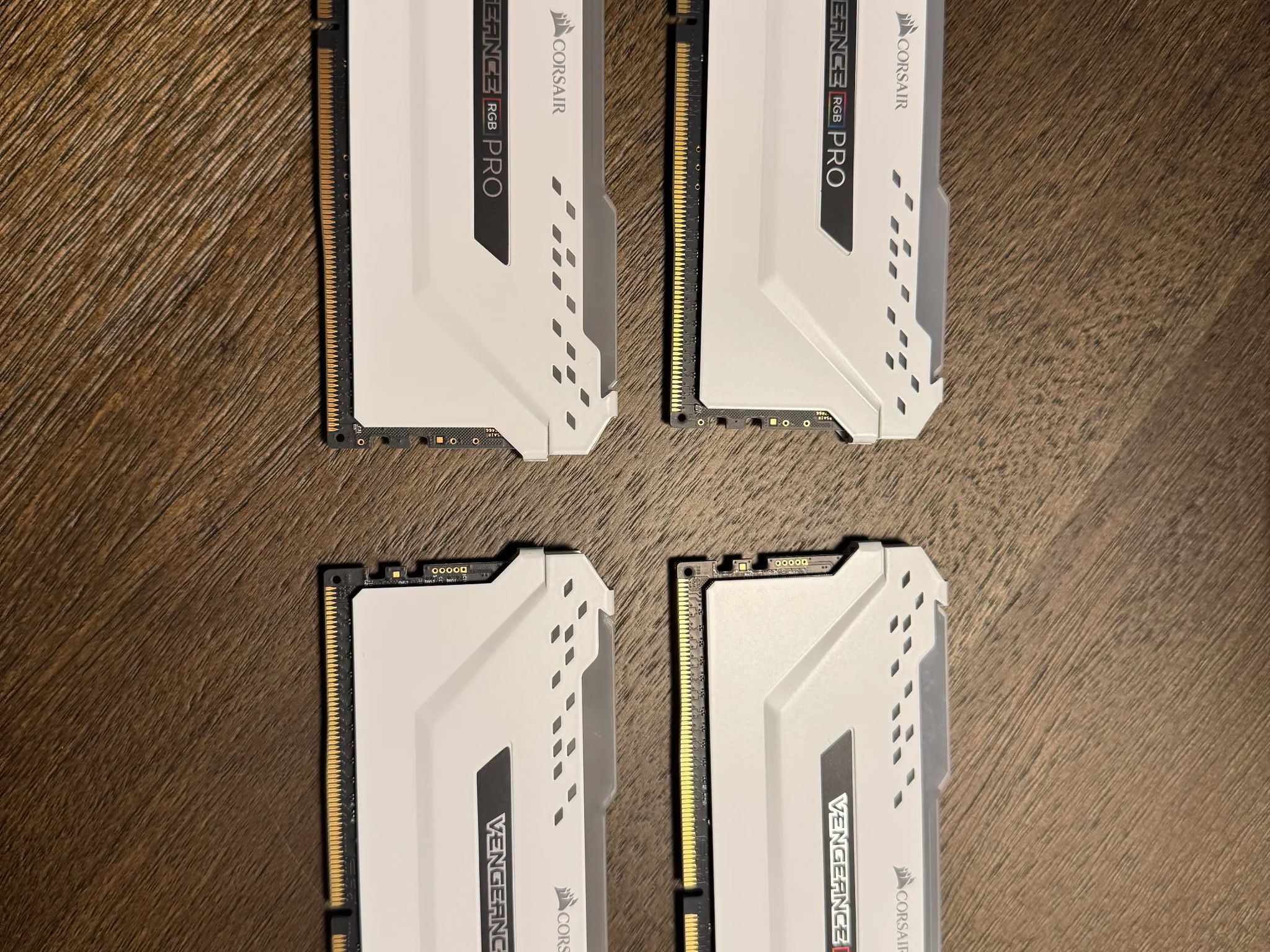 CORSAIR VENGEANCE RGB PRO 32GB (4x8GB) DDR4 3600MHz C18 LED Desktop Memory - White