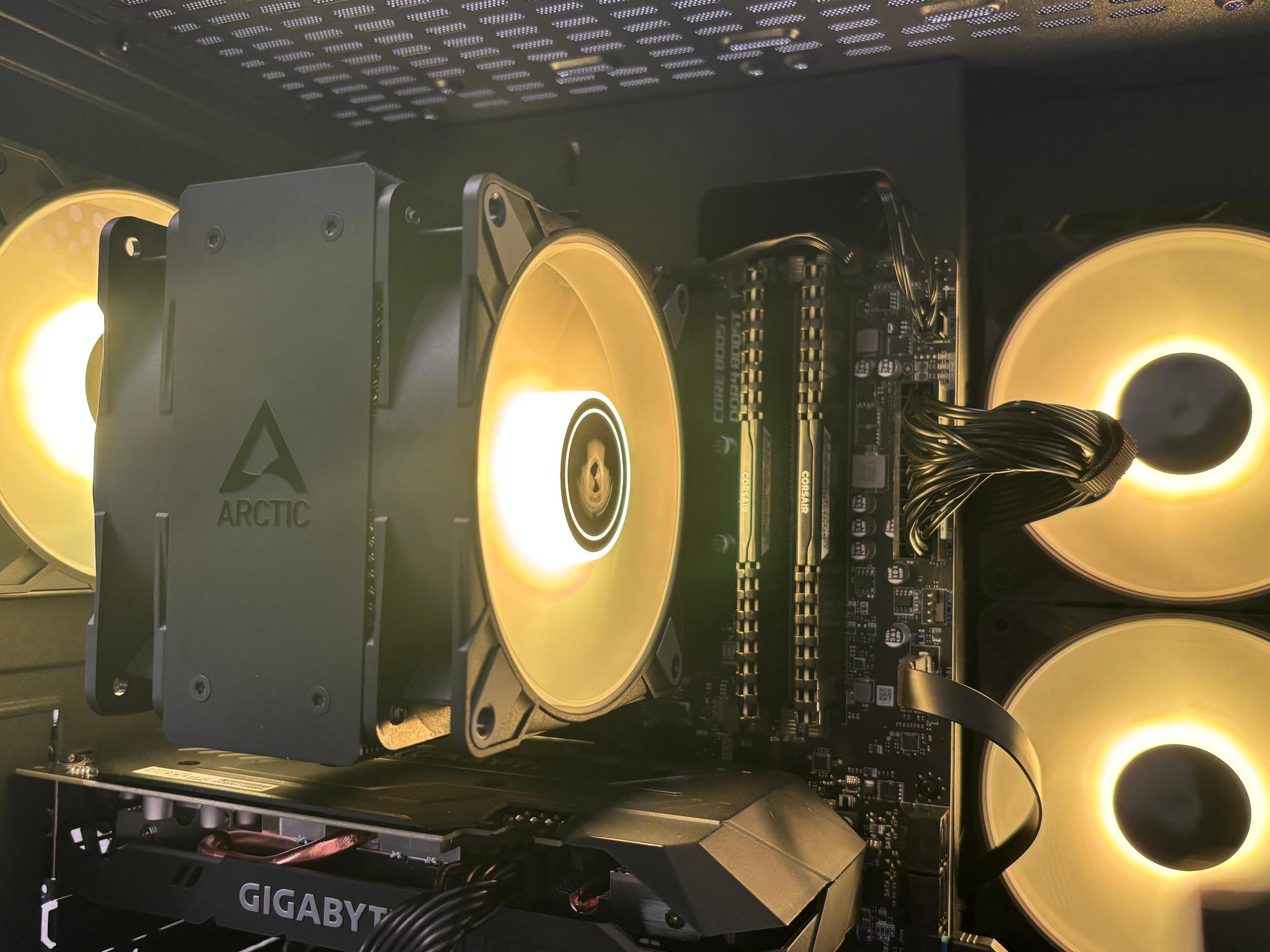 Ryzen 5 3600 / 1660 Super 6GB / 16GB DDR4 3000MHz / 768GB NVMe Storage