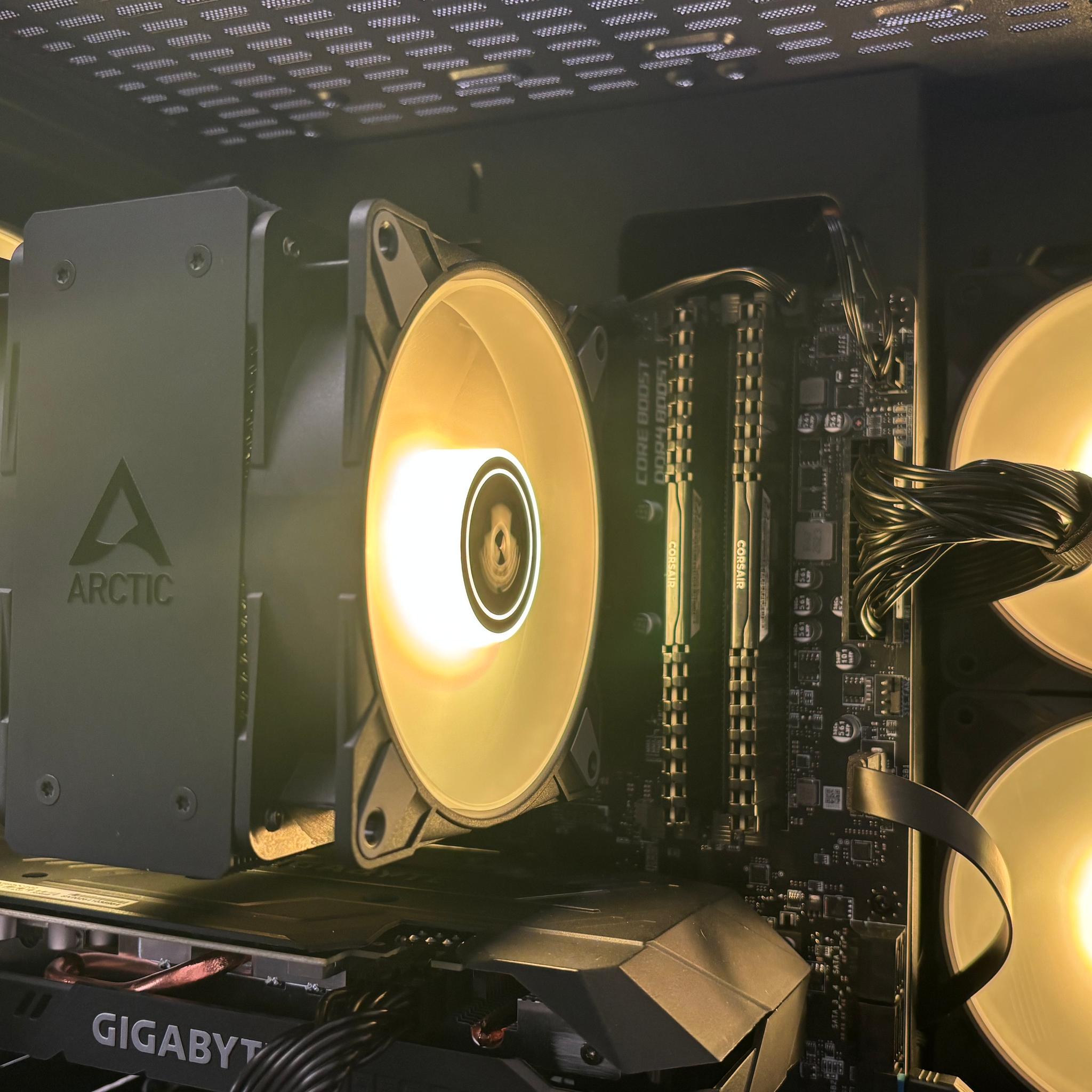 Ryzen 5 3600 / 1660 Super 6GB / 16GB DDR4 3000MHz / 768GB NVMe Storage