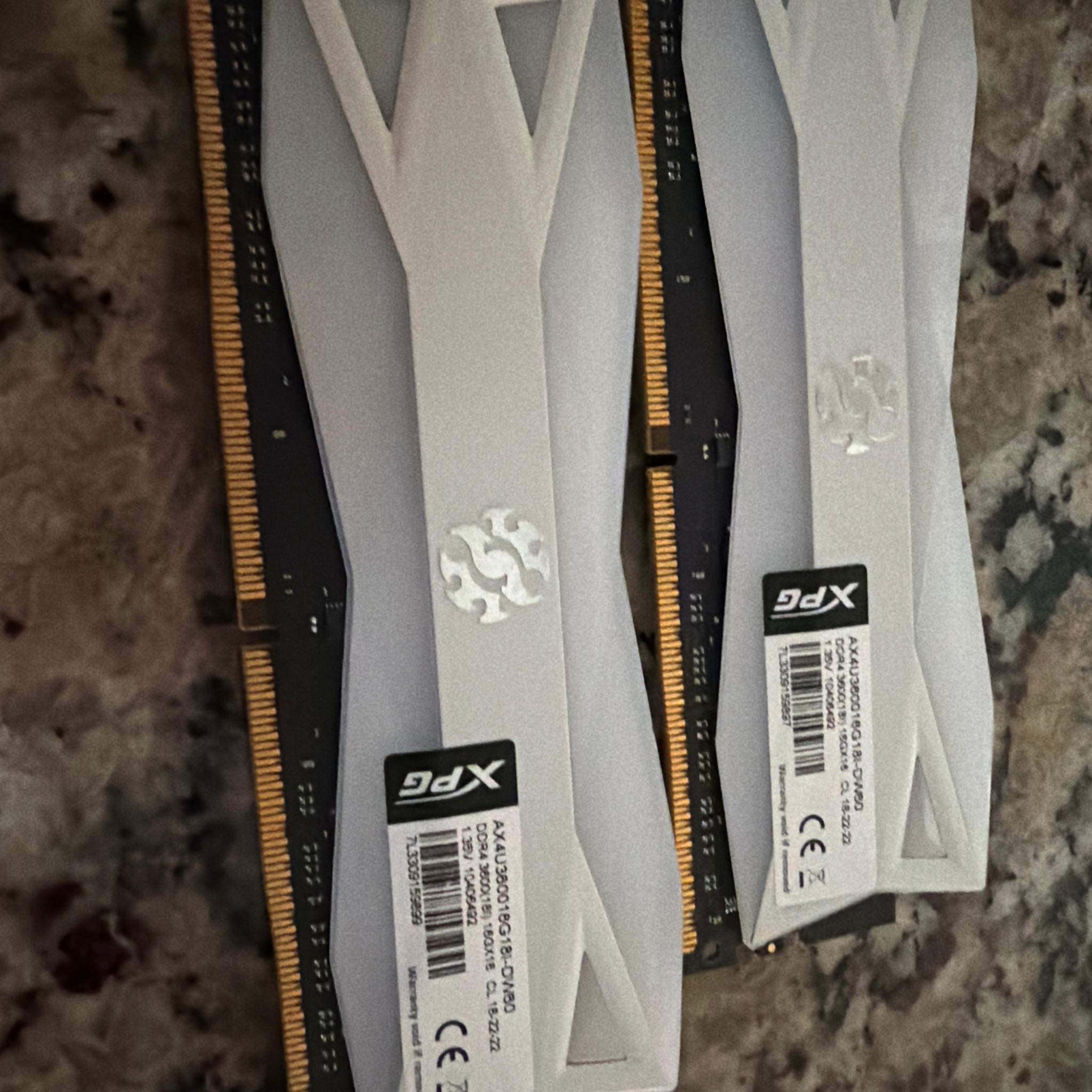 XPG 3600mhz 2x16 DDR4 CL 18-22-22
