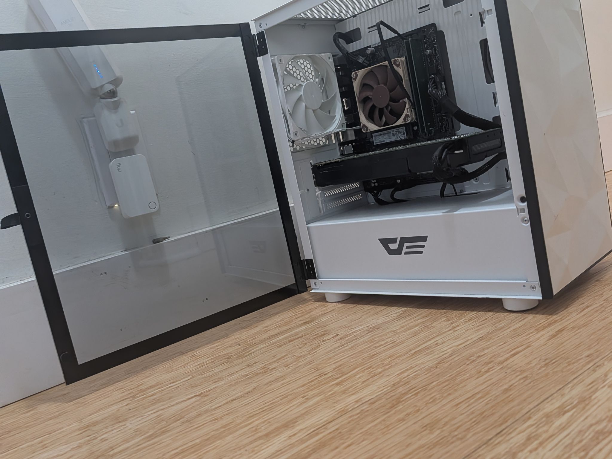 Custom White Gaming PC Build | I7 8700 | GTX 1070 | 16GB | 256GB |