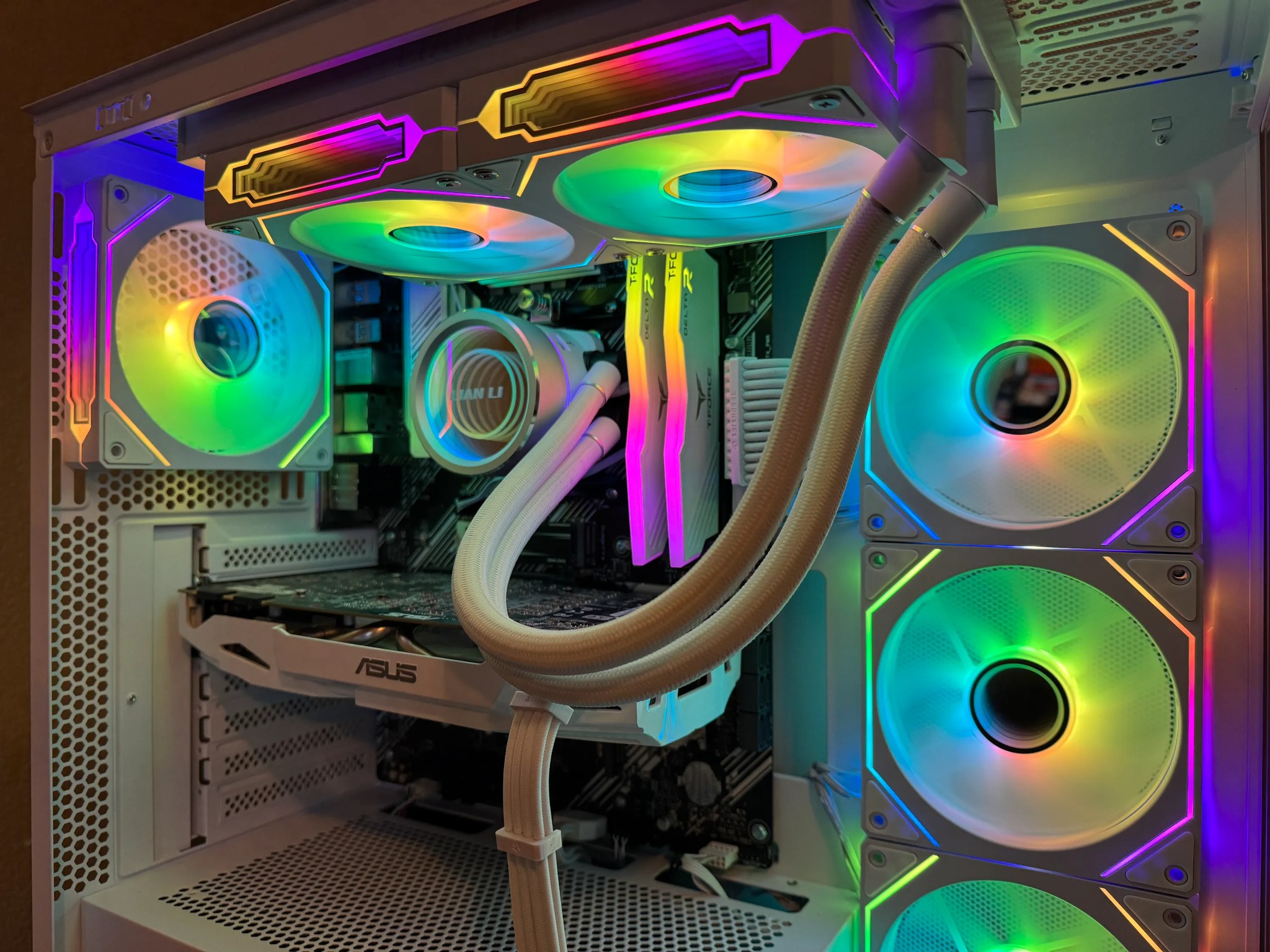 Ryzen 5 3600X | GTX 1070 | 1TB M.2 SSD | 16GB RAM | WiFi & Bluetooth