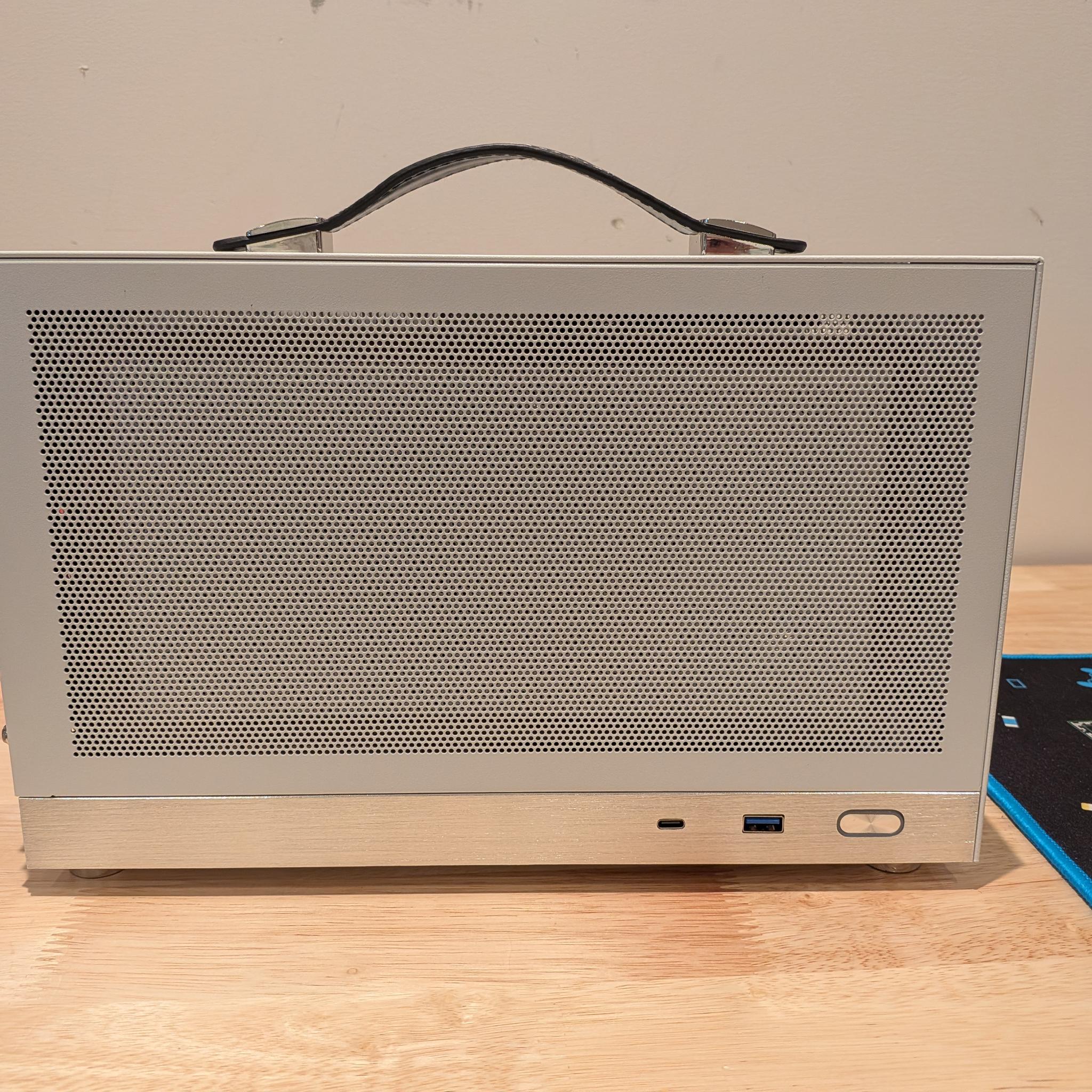 1440p Steam Lunchbox - RX 9060 XT 16 GB, Intel Core Ultra 5 225, 32 GB DDR5 RAM, 1 TB NVMe, SteamOS