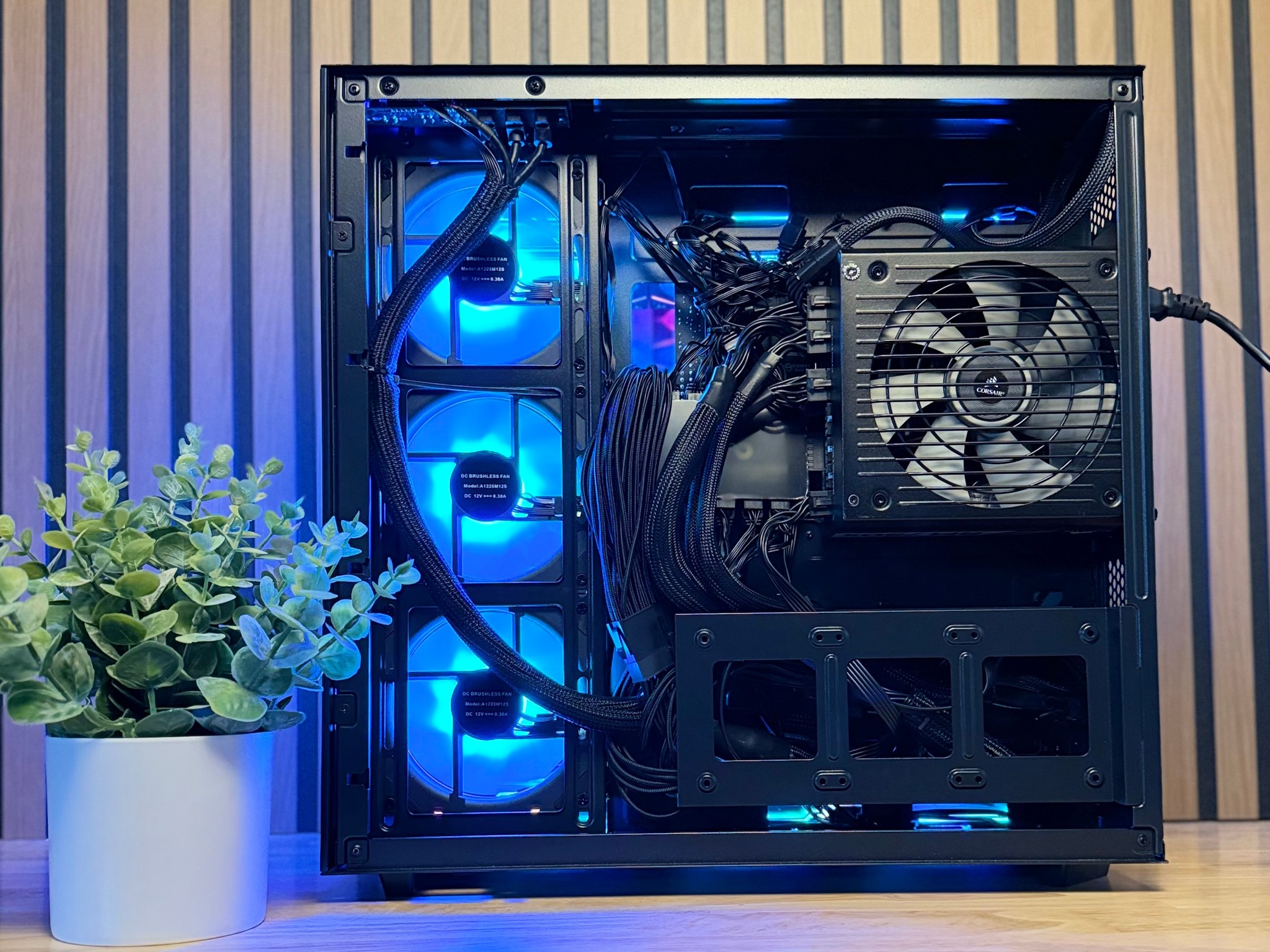 RTX 5070 OC Gaming PC – Ryzen 7 7700X | 32GB DDR5 | 1TB Samsung 990 Pro | B650E-E WiFi