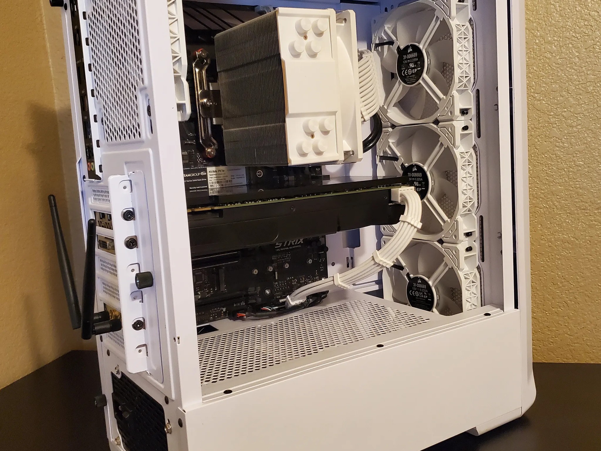 Ryzen 5 5600G, Nvidia GTX 1080, Gaming PC!