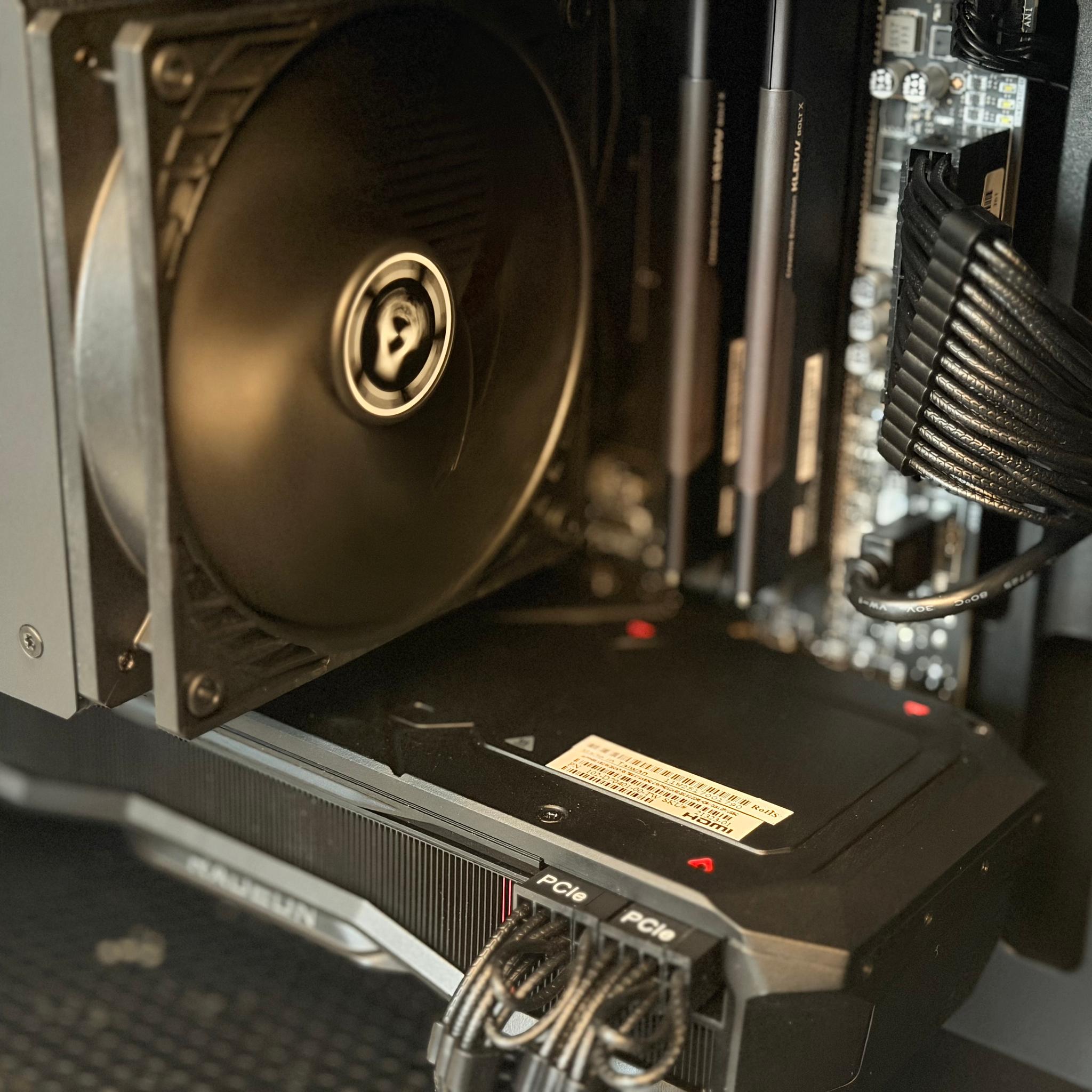 Stealth Core - RX 9060 XT 16GB | Ryzen 5600 | 32GB DDR4