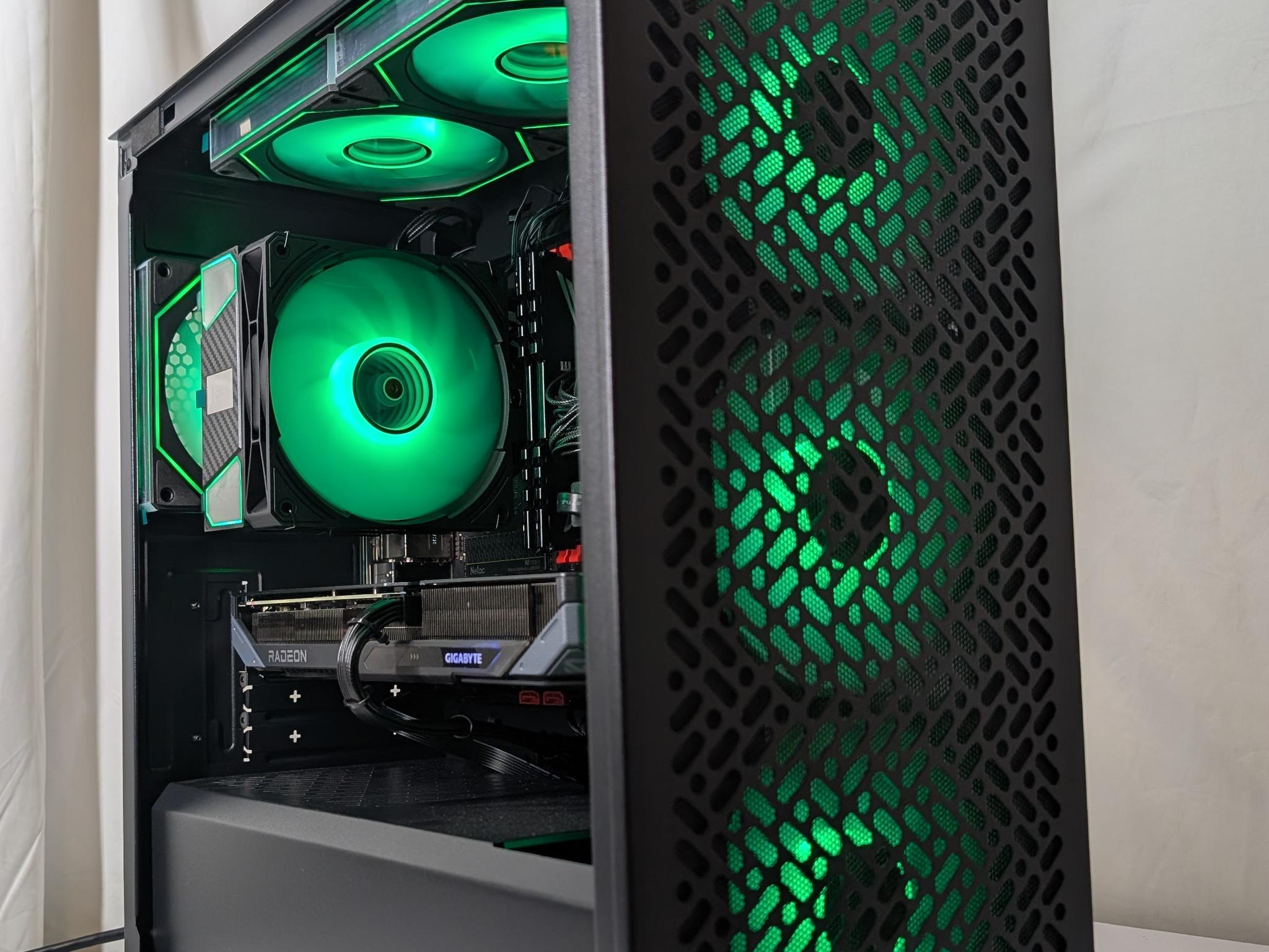 RX 9060XT | RYZEN 5 3600 | 16GB DDR4 | 1TB NVME | 650W