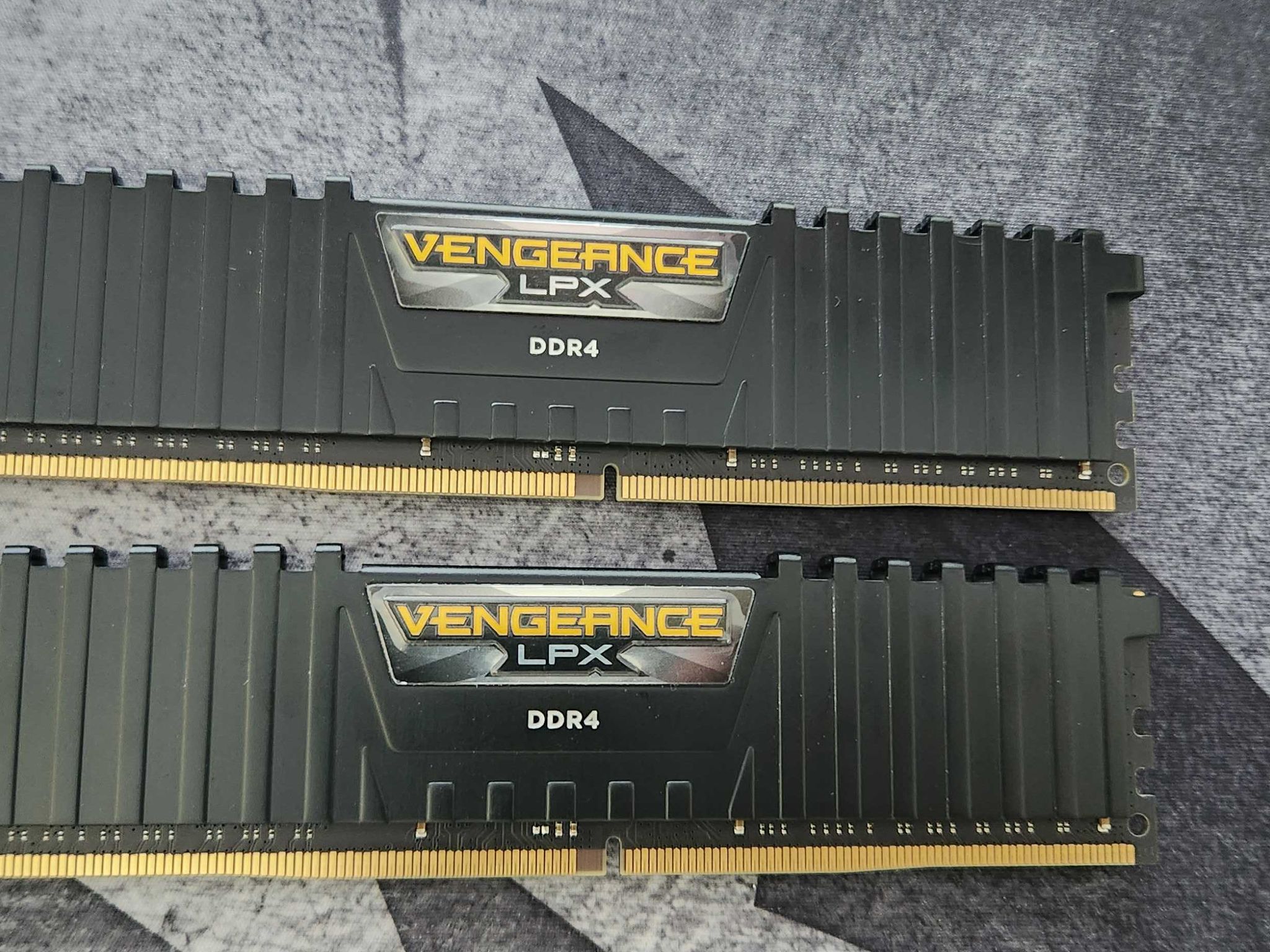 Corsair Vengeance LPX 32GB (2×16GB) DDR4 3200MHz CL16