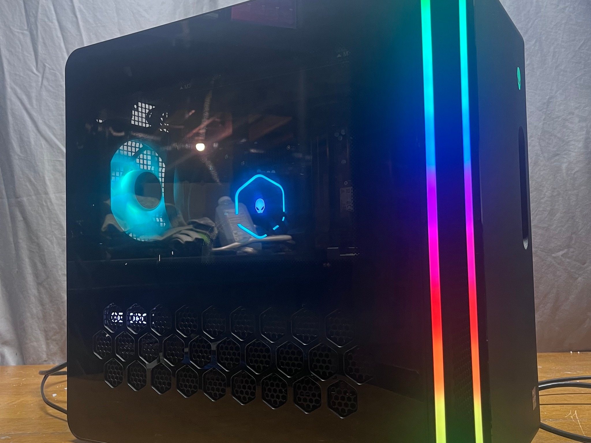 RTX 4090 | i9 14900KF | 32GB RAM | Alienware R16 Gaming and productivity PC