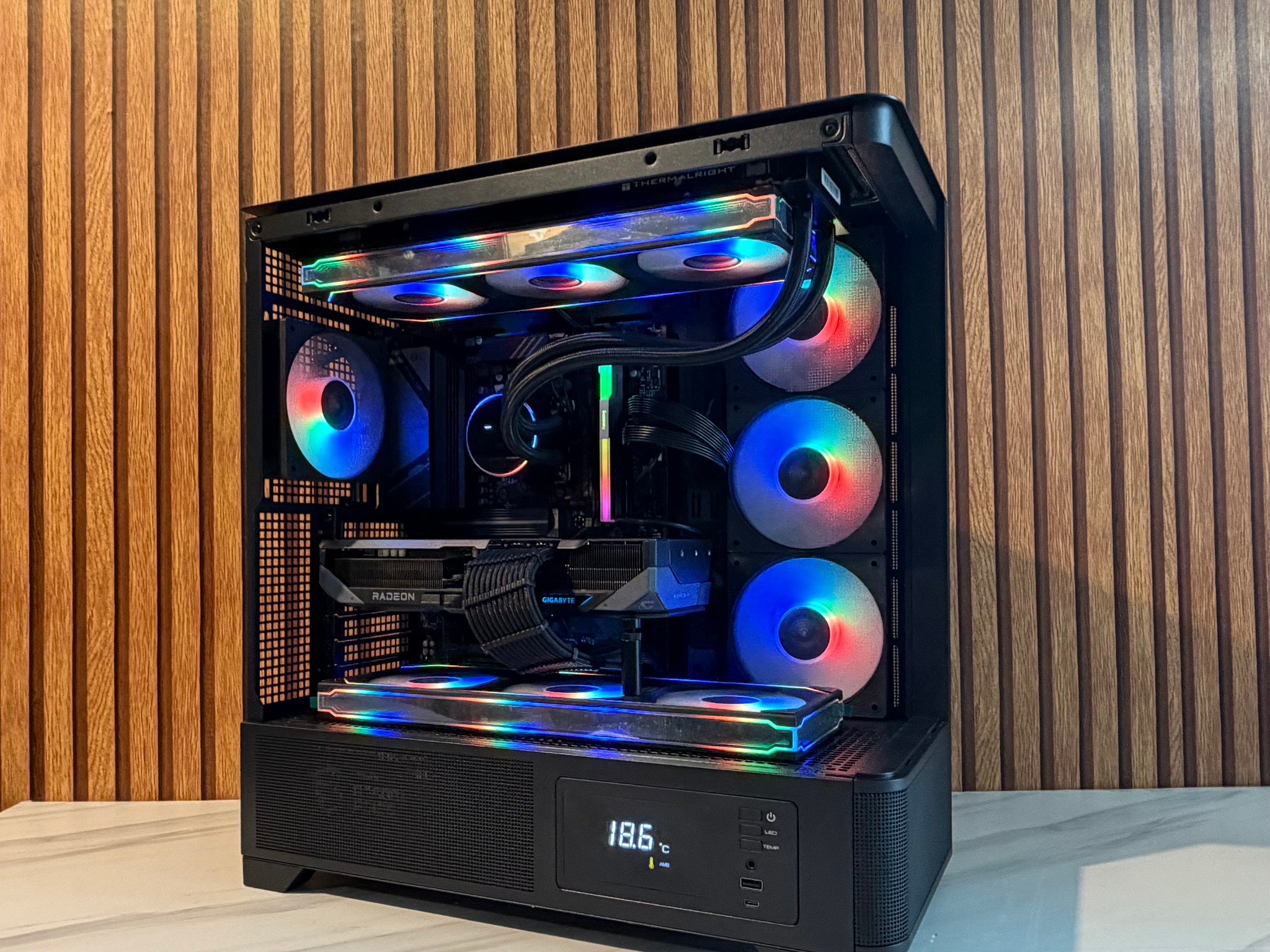 9070 XT 16GB | RYZEN 7 7700 | 1TB SSD | 750w | 360mm AIO