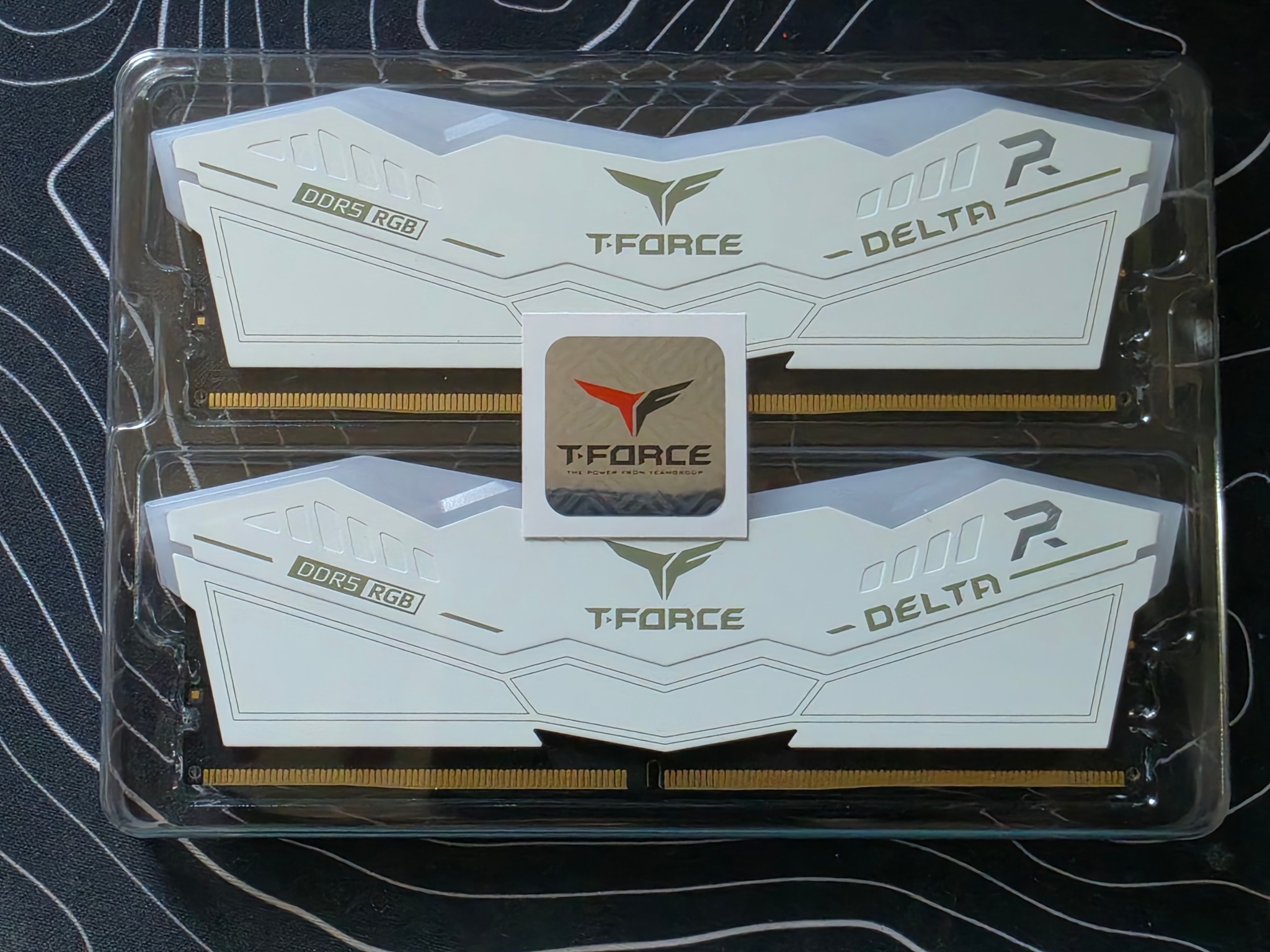 FREE SHIPPING TEAMGROUP T-Force Delta RGB DDR5 16 (2x8GB) 6000MHz DDR5 RAM (White RGB)