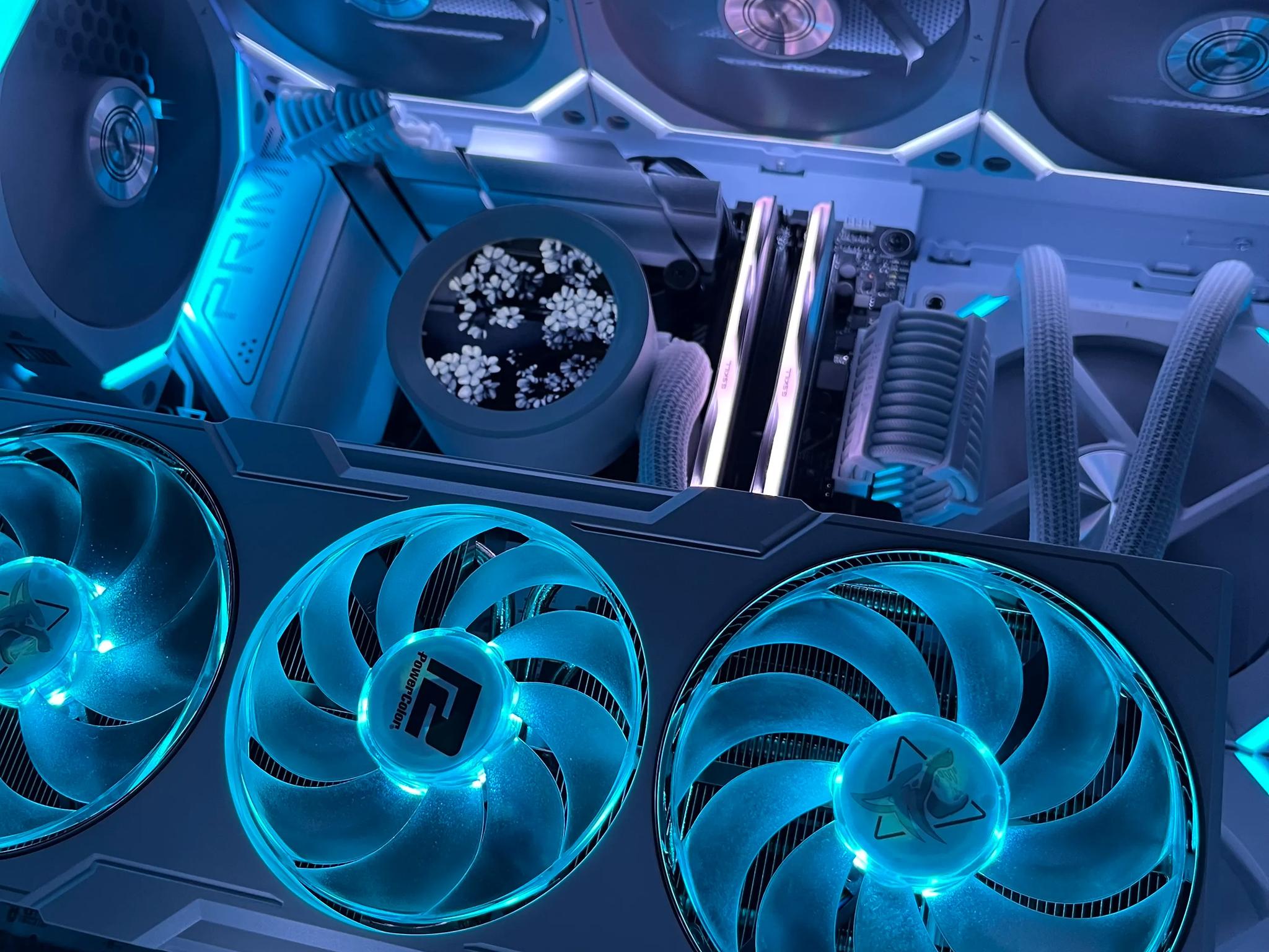 Deep Ice ❄ - 13700k 7900XTX 32GB DDR5 2TB Custom Gaming PC