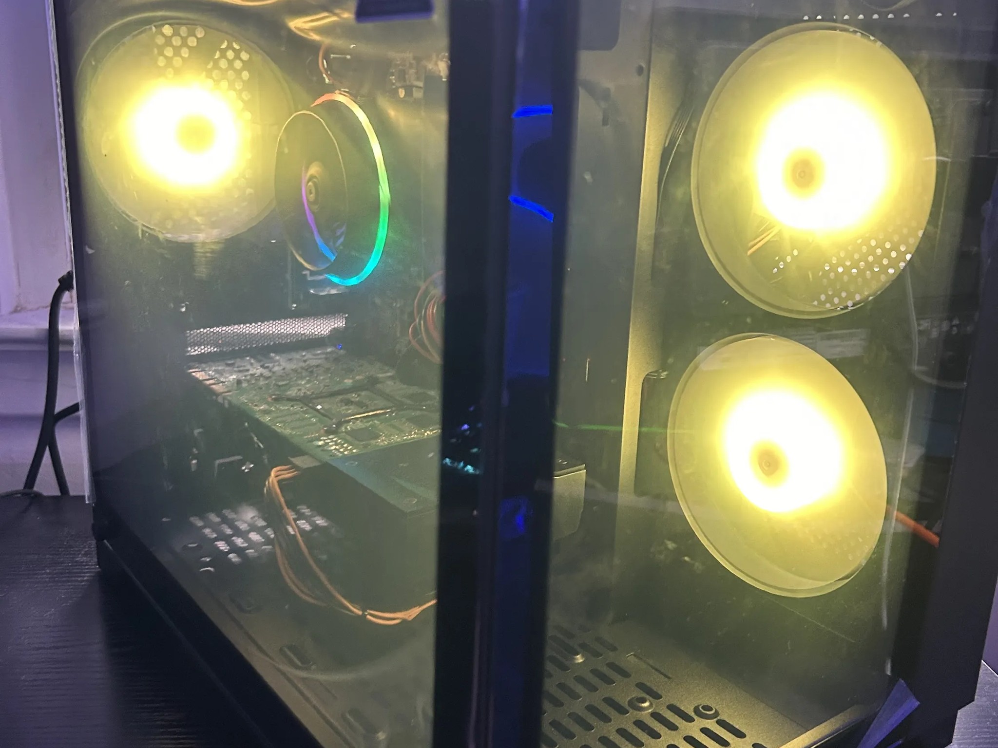 GAMING PC i7 8GB NVIDIA GTX 660 RGB Lighting RGB Fans