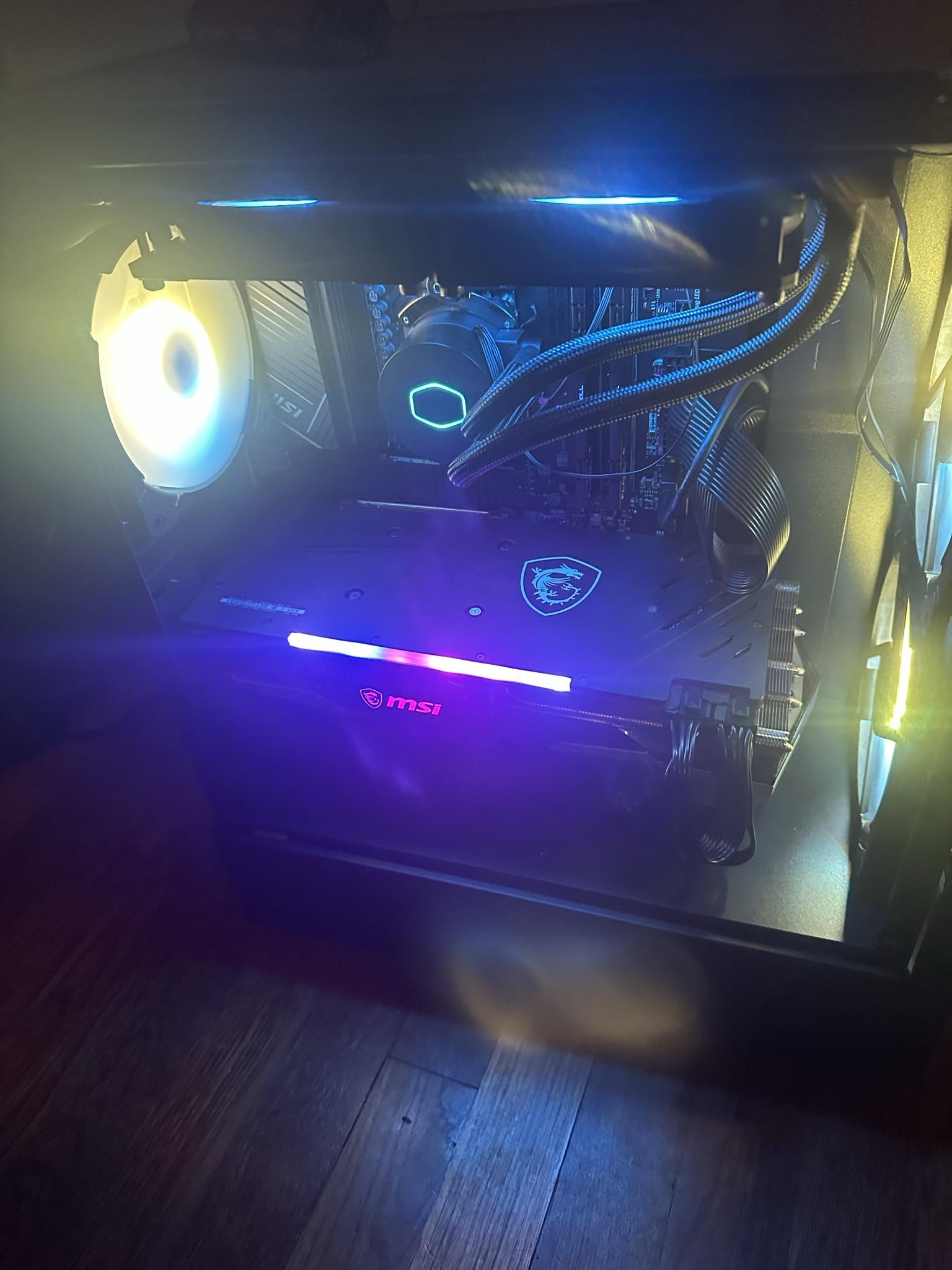 AMD 7700X || 6800xt || DDR5 32gb tan || 1tb Lian cool mesh C