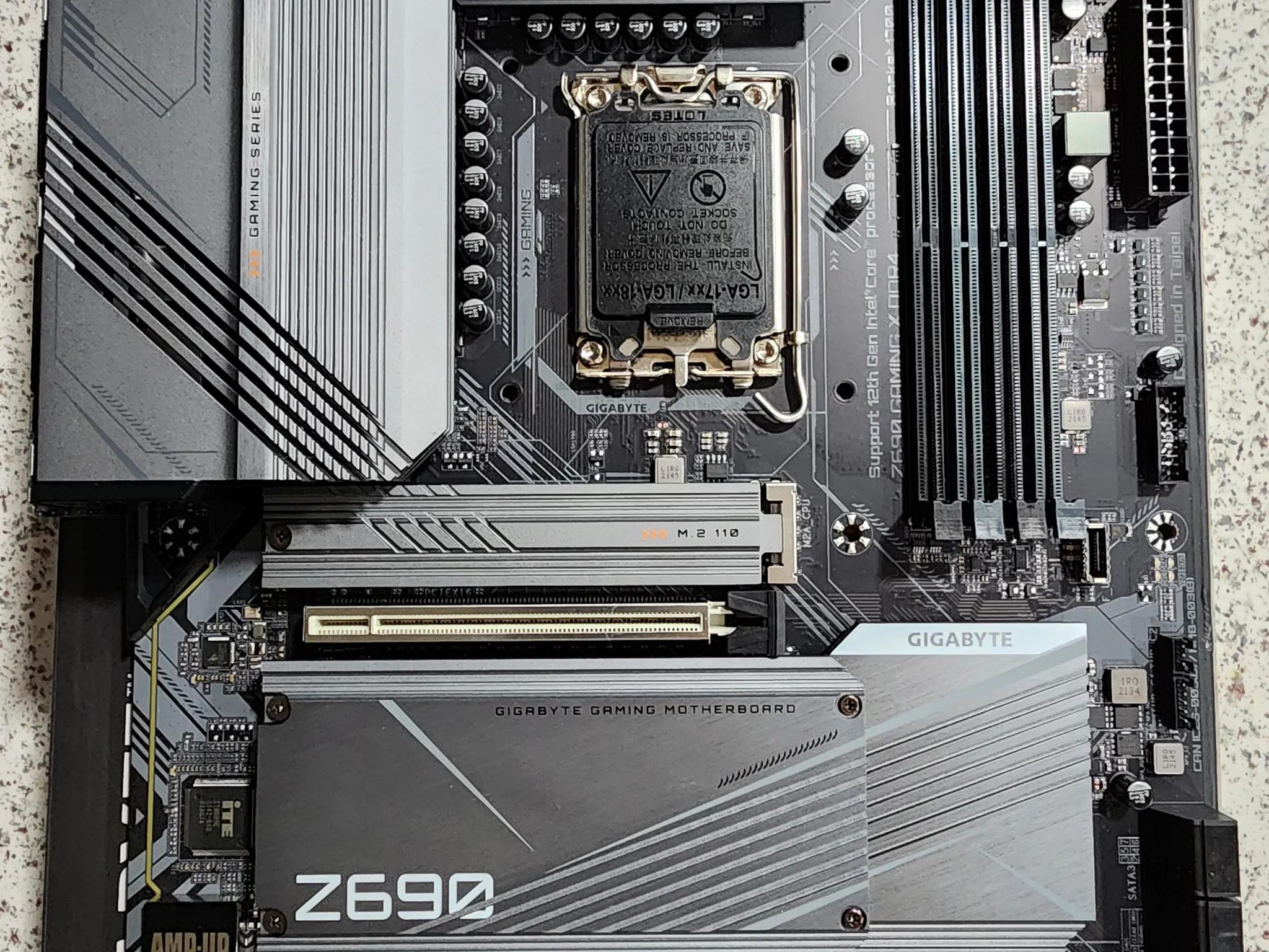 Gigabyte Z690 Gaming X DDR4