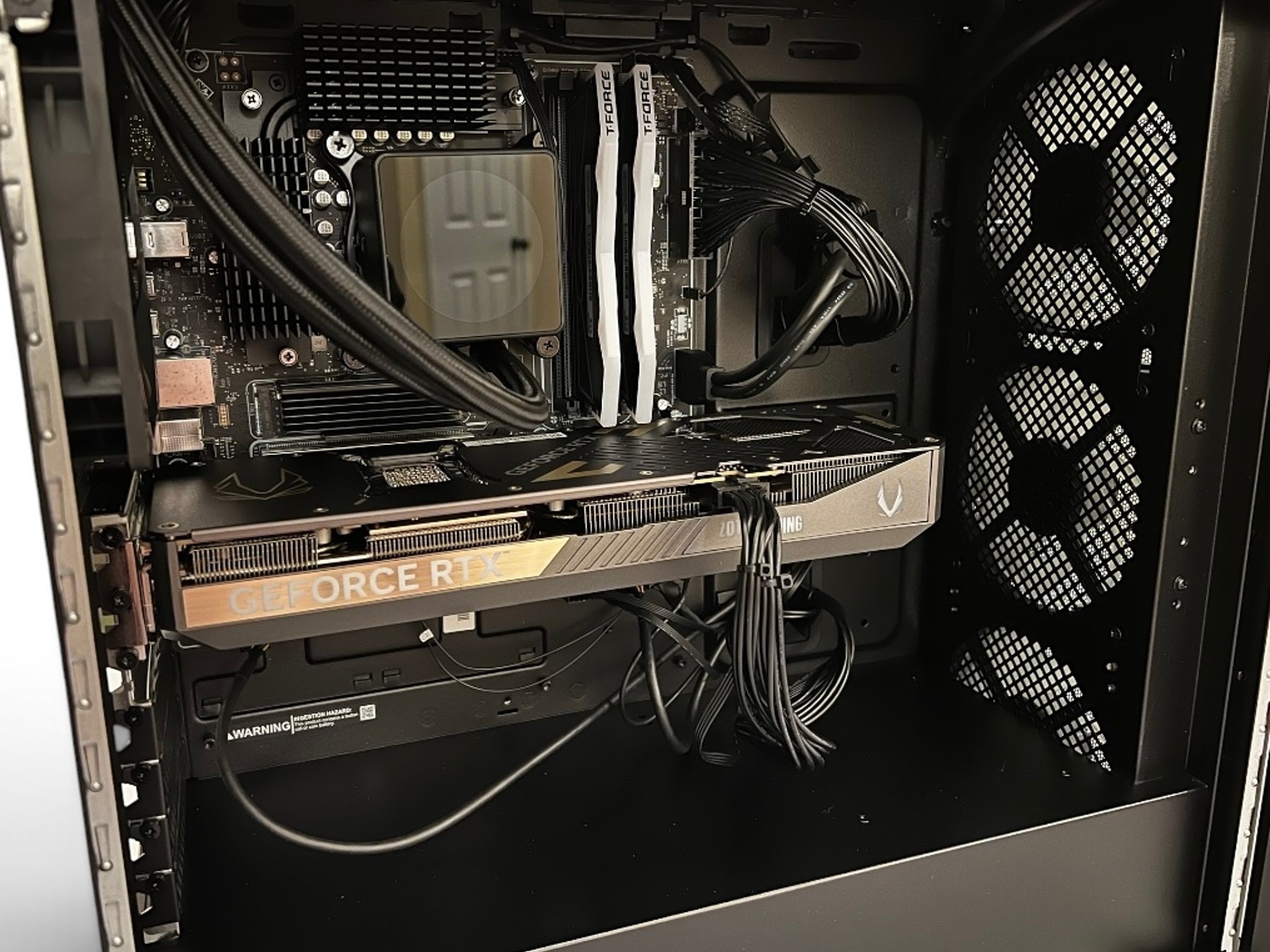 HP OMEN MAX 45L | Ultra 9 285K | RTX 5070 Ti | 32GB DDR5