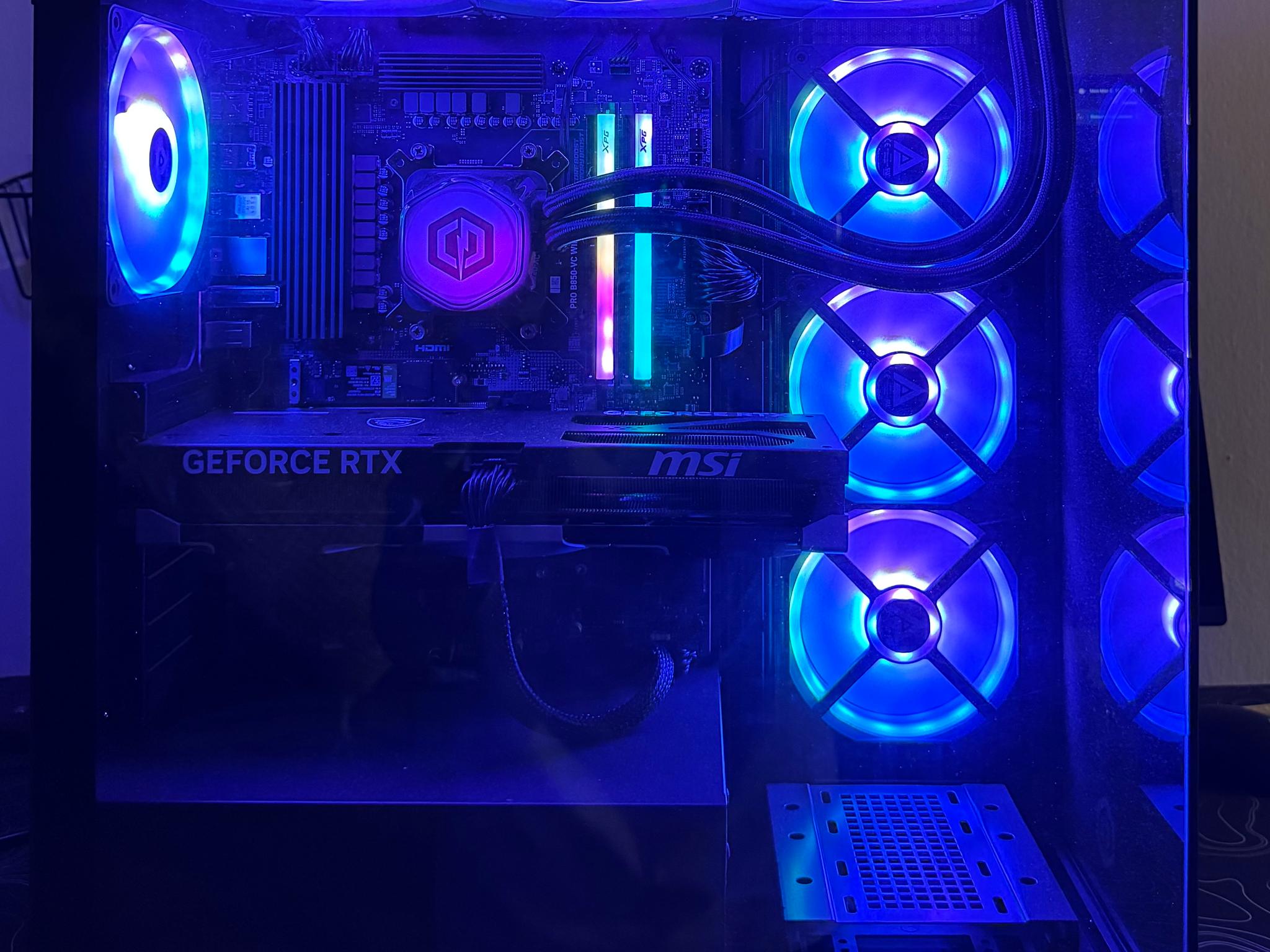 [CyberPowerPC SLC7700WS] | Ryzen 7 9800X3D | RTX 5070 Ti (16GB) | 32GB DDR5 | 2TB NVMe