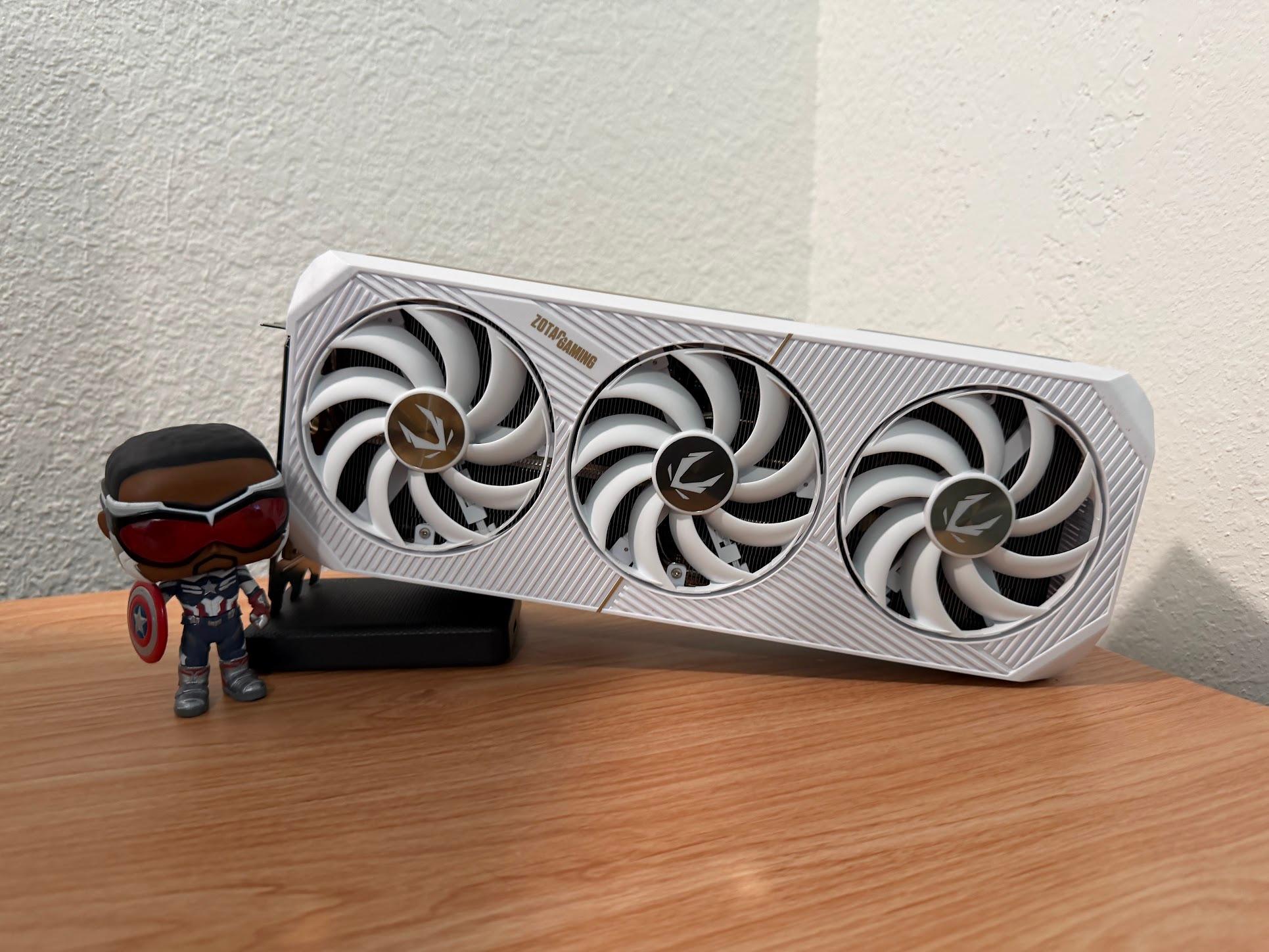 ZOTAC GAMING GeForce RTX 5080 SOLID OC White Edition